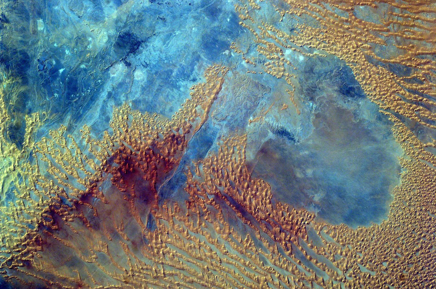 Rahvusvahelise Kosmosejaama pardalt tehtud pilt Sahara kõrbest.