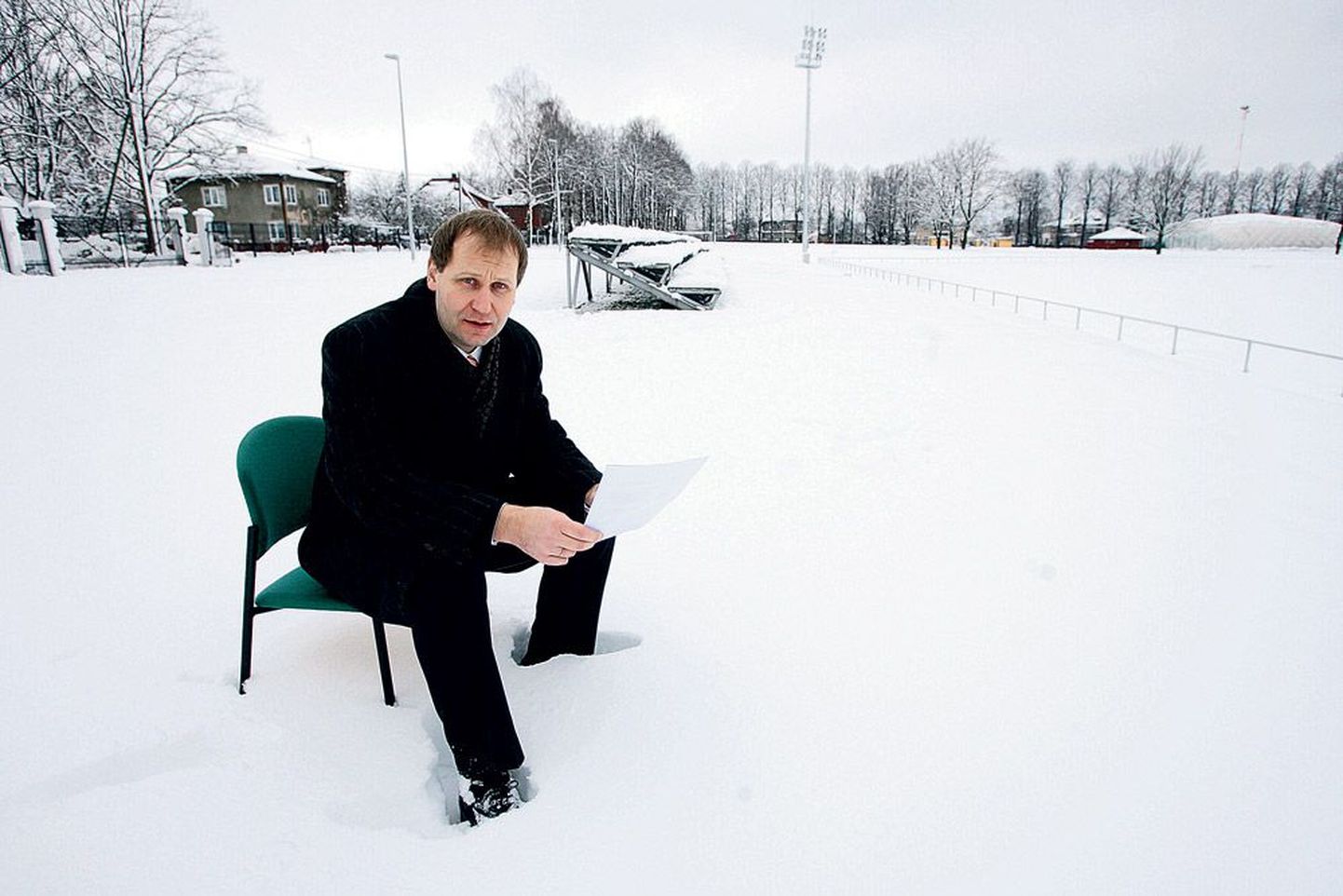 Esialgu seisab linnapea Urmas Kruuse siiski veel Tartu asjade eest. Tamme staadionil tunneb meer puudust korralikust tribüünihoonest.