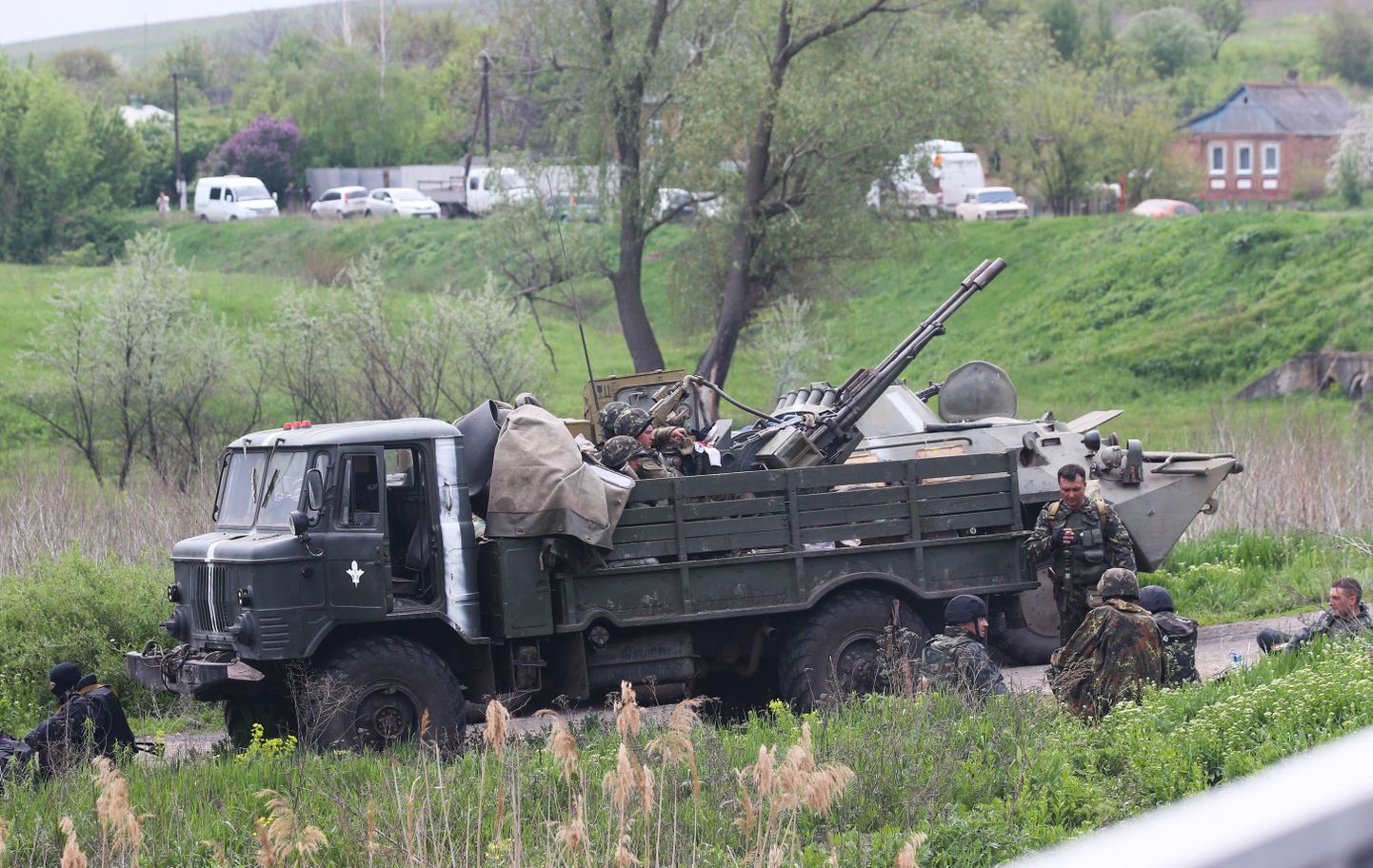 Ukraina sõdurid täna Andrejevka külas Slovjanski lähistel.