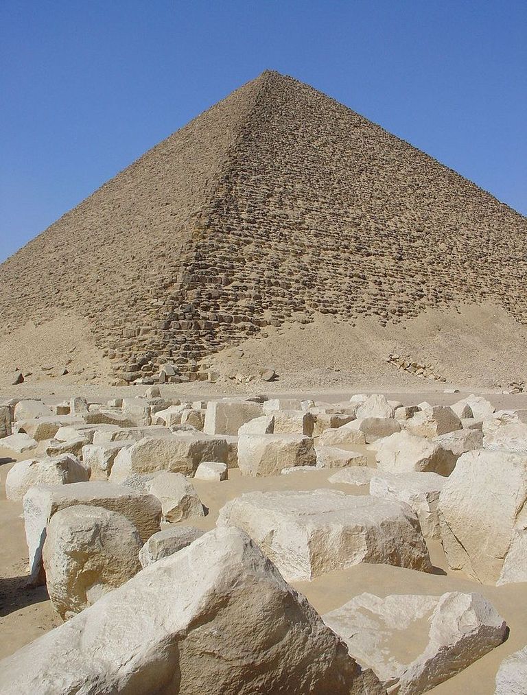 Punane püramiid / wikipedia.org