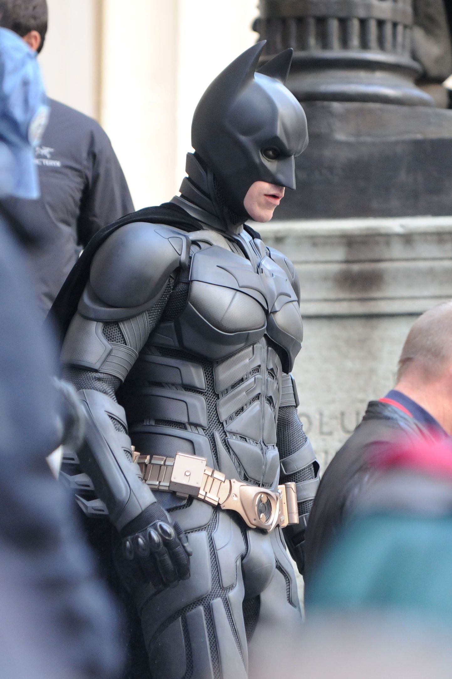 Actor Christian Bale works on the set of the latest Batman film, "The Dark Knight Rises" on Wall Street in New York on Sunday Nov. 6, 2011. (AP Photo/Darla Khazei) / SCANPIX Code: 436