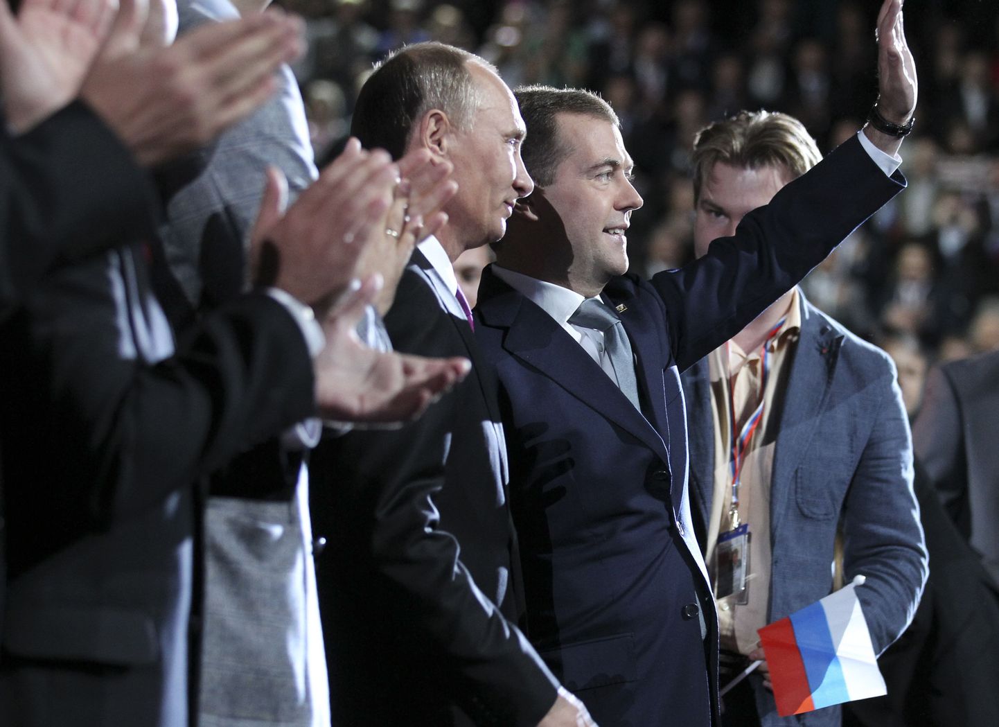 Dmitri Medvedev ja Vladimir Putin Ühtse Venemaa kongressil.