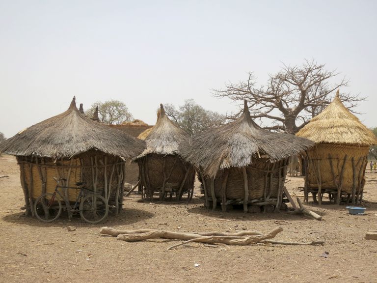 Burkina Faso. Hütid Passore provintsis Bagare külas. 