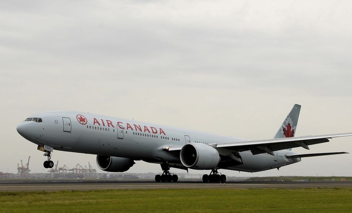 Pildil jäädvustatud Air Canada lennuk ei ole juhtumiga seotud.