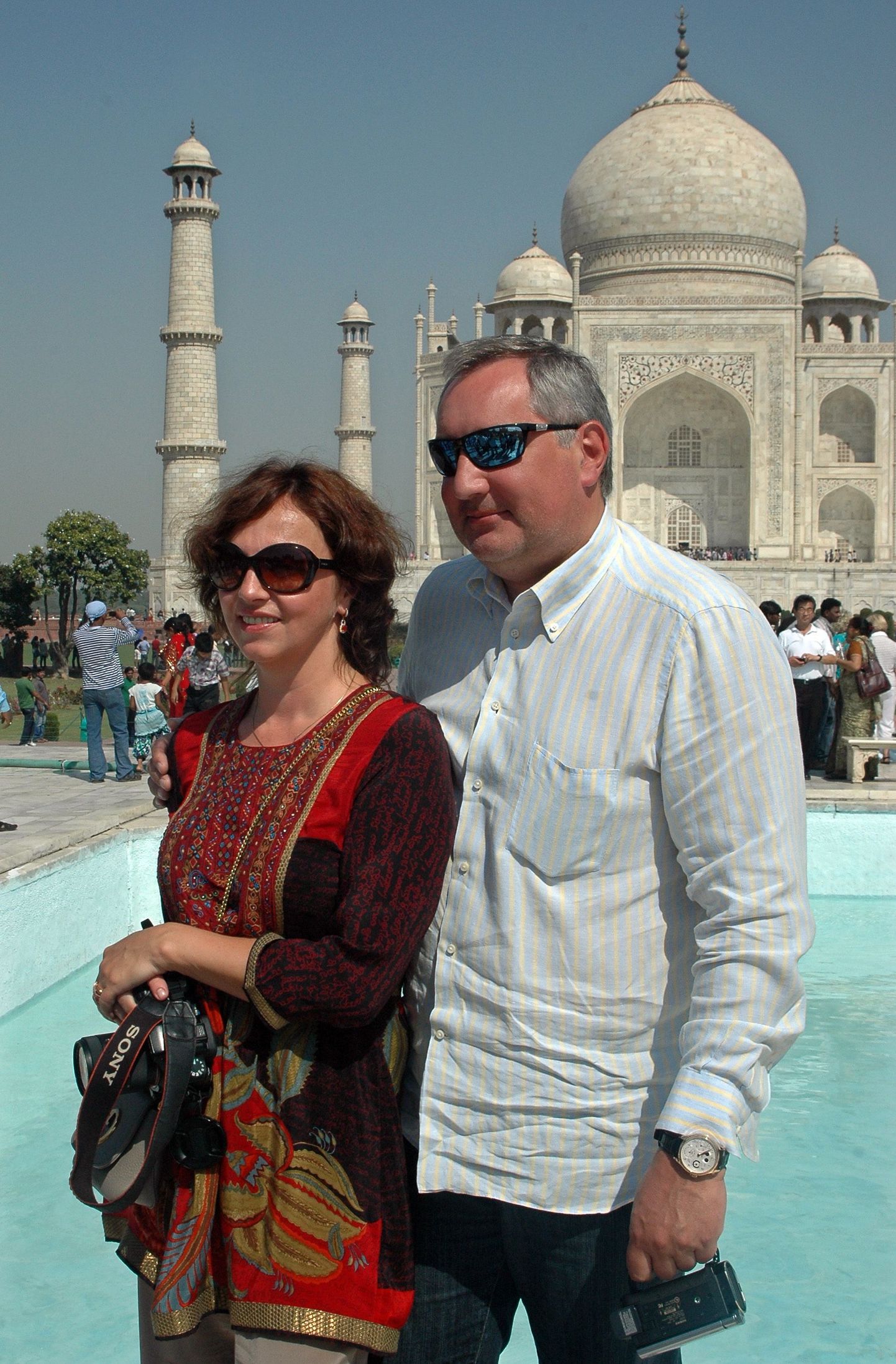 Vene asepeaminister Dmitri Rogozin koos abikaasa Tatjanaga Indias.