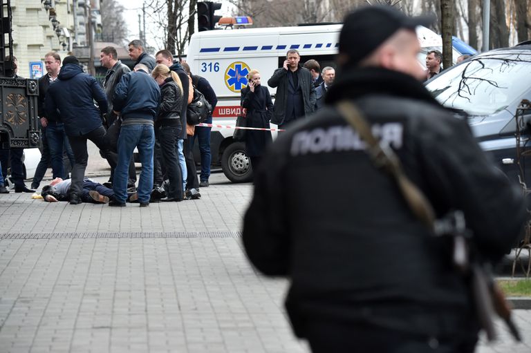 Politseinikud sündmuspaigal. Foto: Sergei Supinski/AP/Scanpix