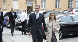 Fotod! Isiklikuks rõõmupeoks valmistuvad Taavi Rõivas ja Luisa Värk saabusid Jaan Tootsi pulma