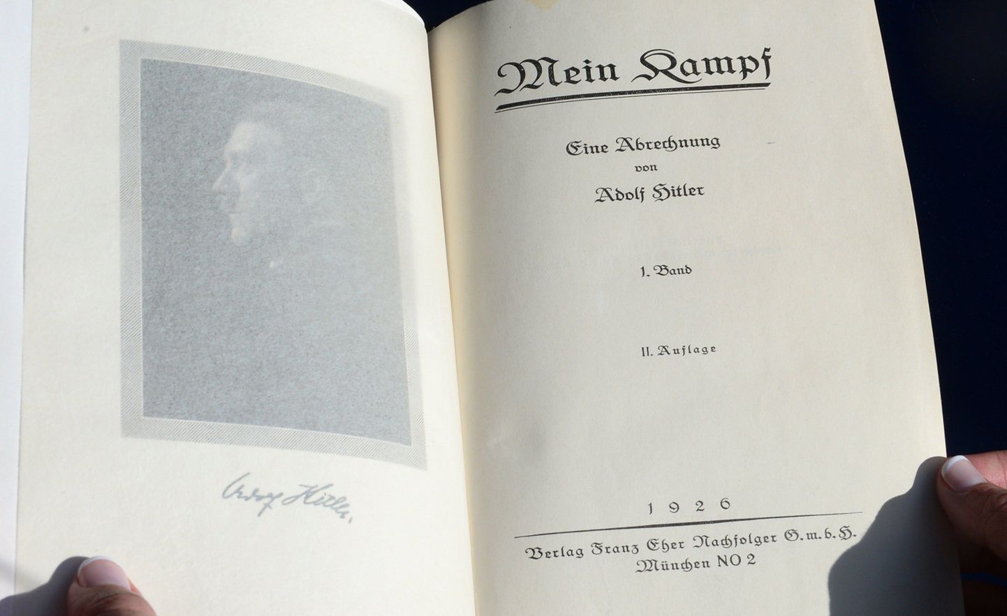 Adolf Hitleri teose «Mein Kampf» teine osa, mis anti välja 1926. aastal Saksamaal