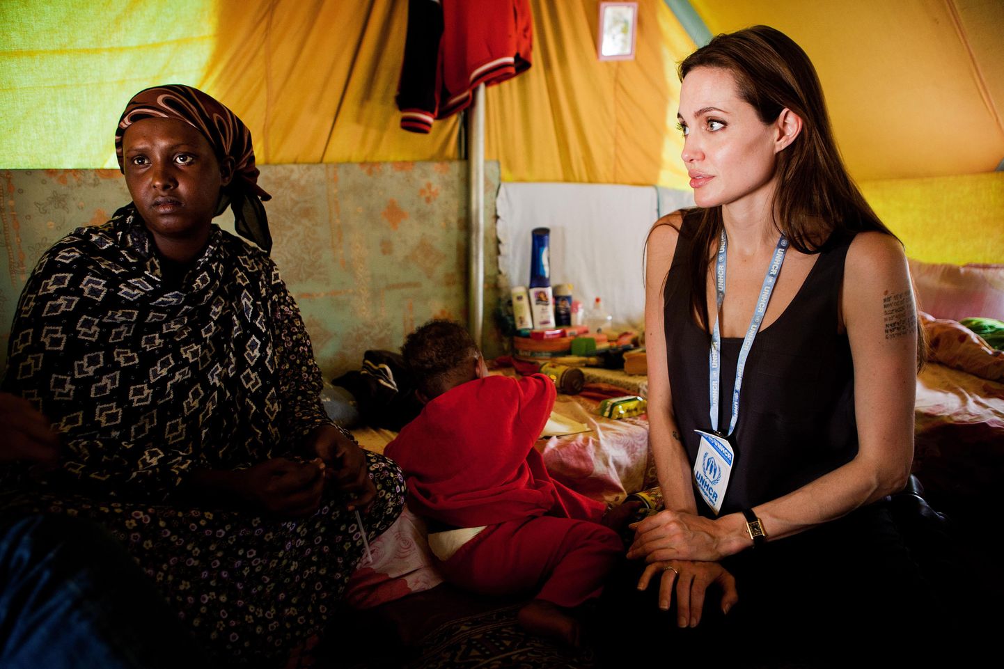 Angelina Jolie põgenikega kohtumas