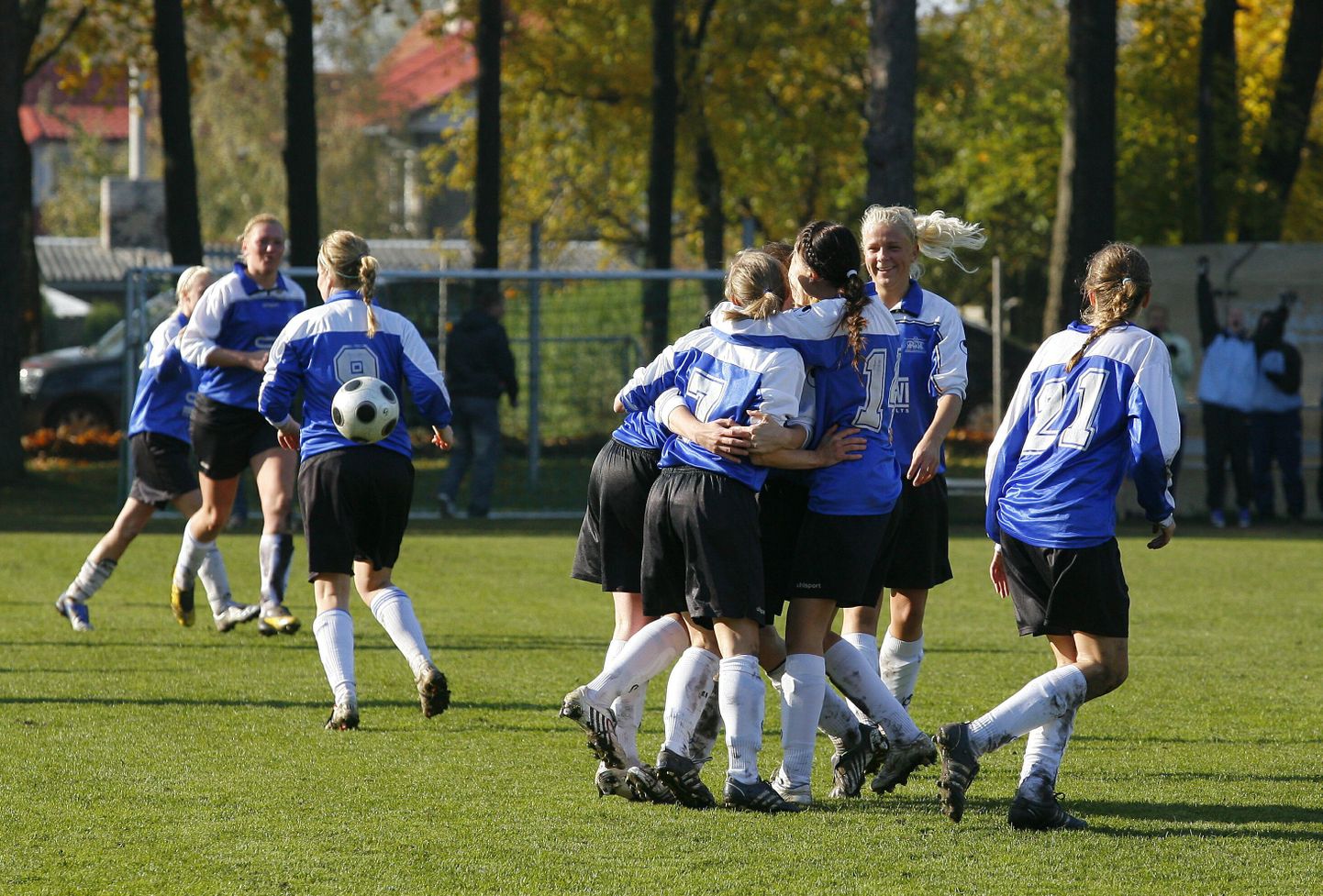 Pärnu jalgpallitüdrukud pidid täna üle pika tundma kaotusekibedust.