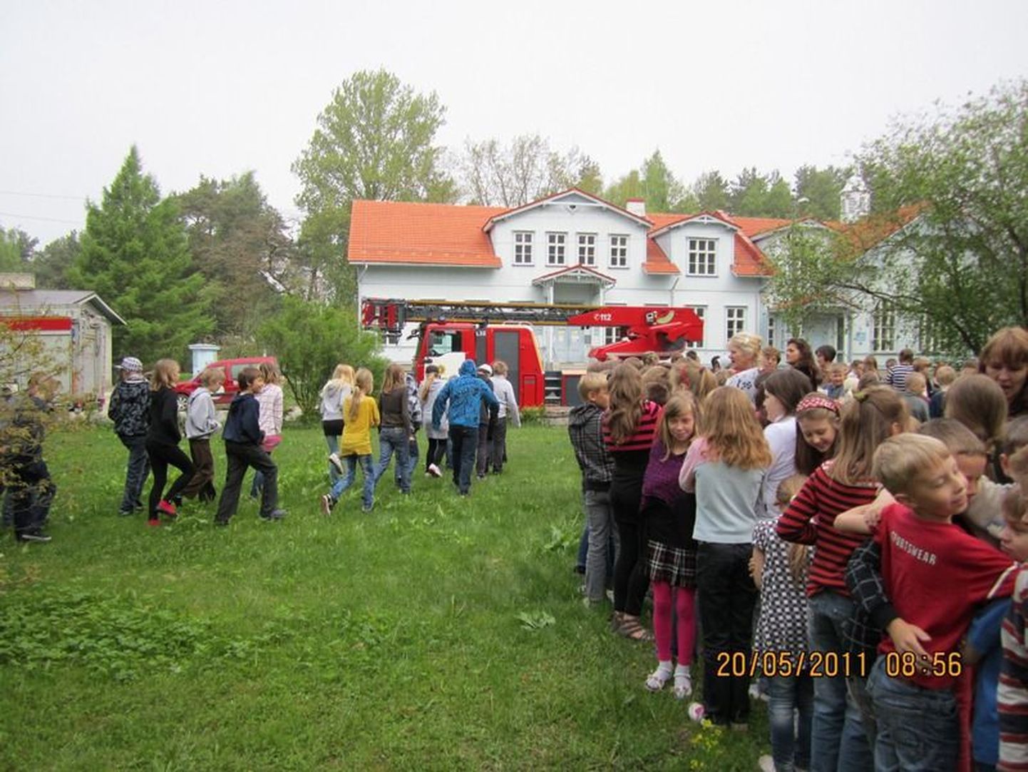 Tuletõrjeõppus Raeküla koolis.