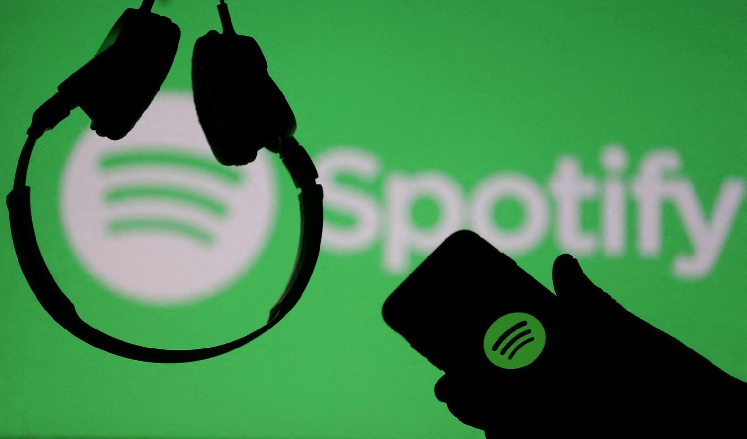 Sellel pildid meenutavad kõrvaklapid poomisssilmust ja mitte asjata, Spotify kägistab muusikuid mõnuga.