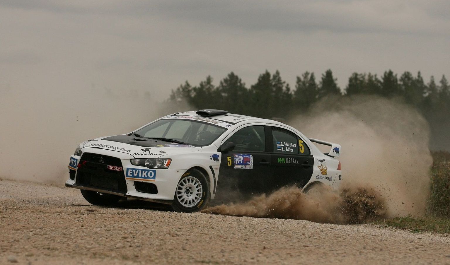 Roland Murakas kihutamas Tartu rallil.