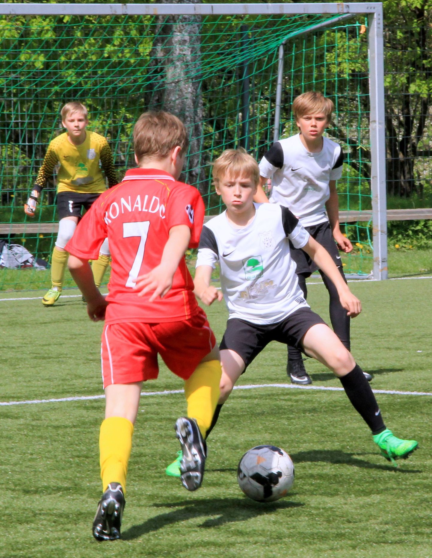 Valga FC Warriori U15 vanuseklassi poistel tuli võõrsil Tartu FC Helioselt vastu võtta valus 2 : 3 kaotus.