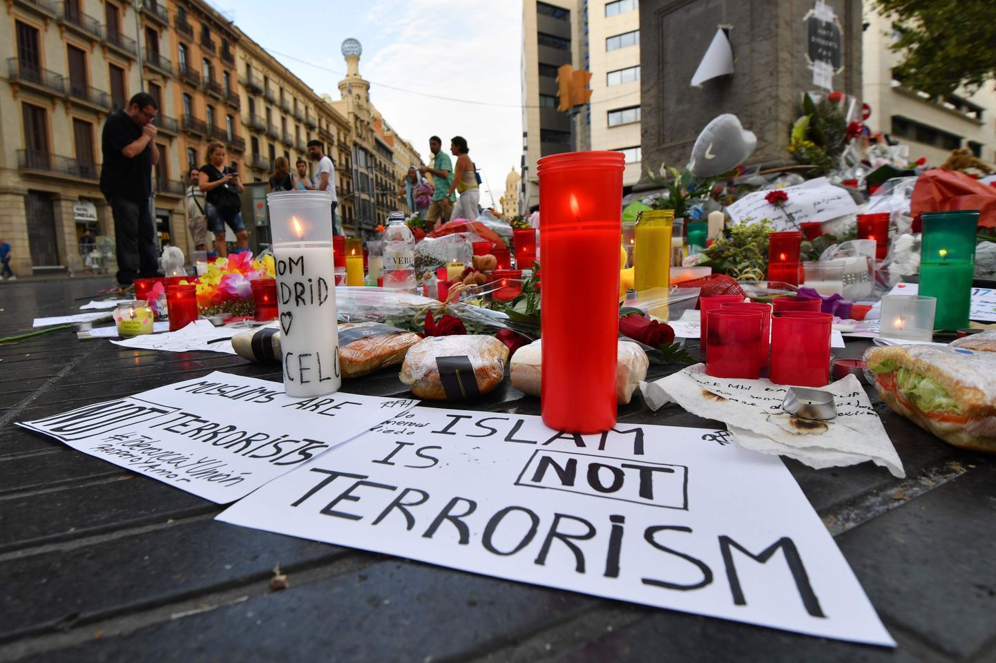 Hispaania terrorirünnakustes kannatanute ja hukkunute mälestamine.