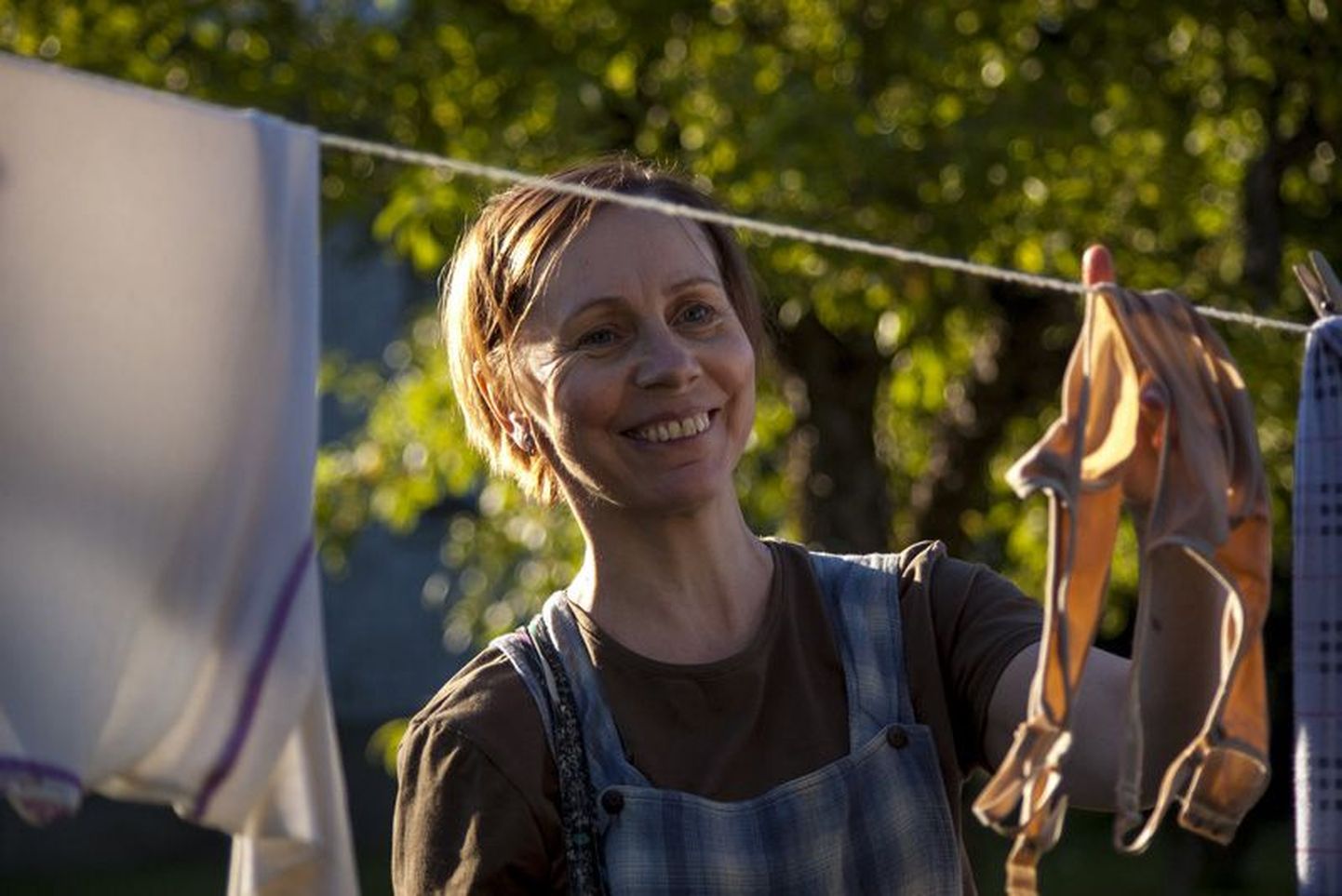 Näitlejanna Tiina Mälberg eduka alternatiivfilmi "Ema" kandvas rollis.