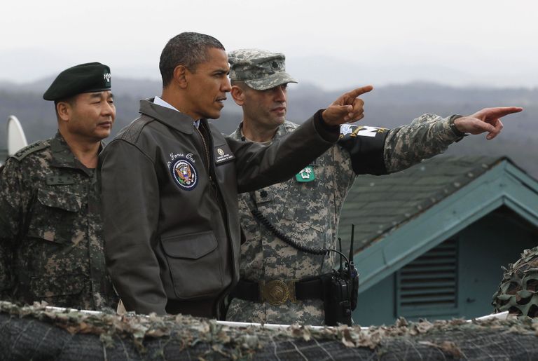 Barack Obama Põhja- ja Lõuna-Korea piiril. /LARRY DOWNING/REUTERS/SCANPIX.