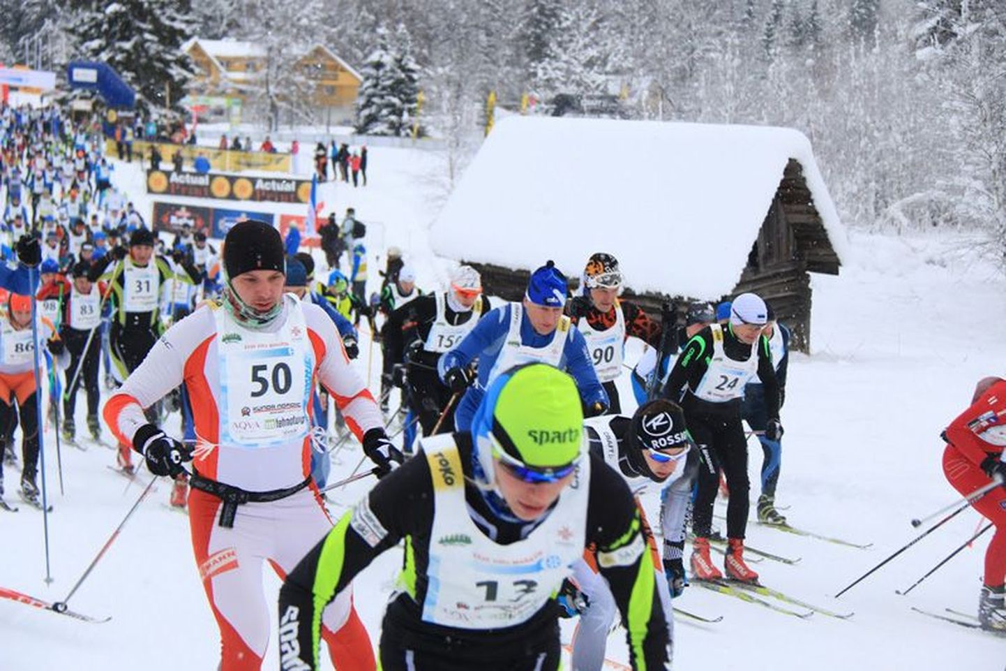 Lisaks võistlejatele tundsid talvepäevast rõõmu lumetuubitajad. Kuigi ilm väga külm ei olnud, oli nii mõnigi maratoonar härmas.