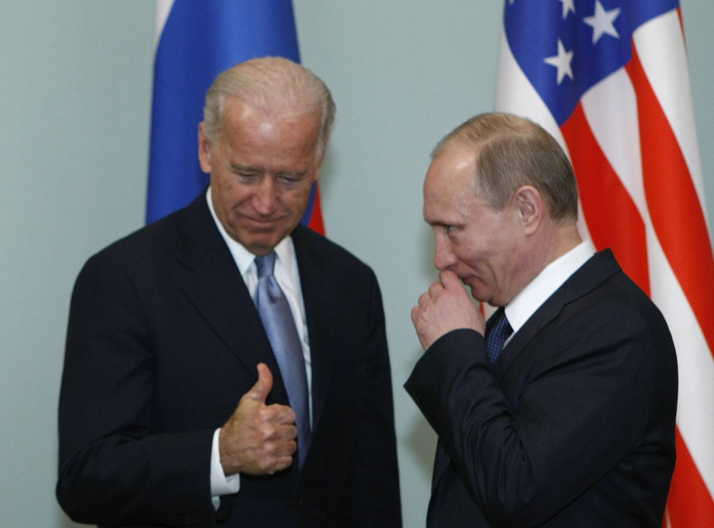 USA asepresident Joe Biden (vasakul) koos Vene peaministri Vladimir Putiniga 11. märtsil Moskvas.