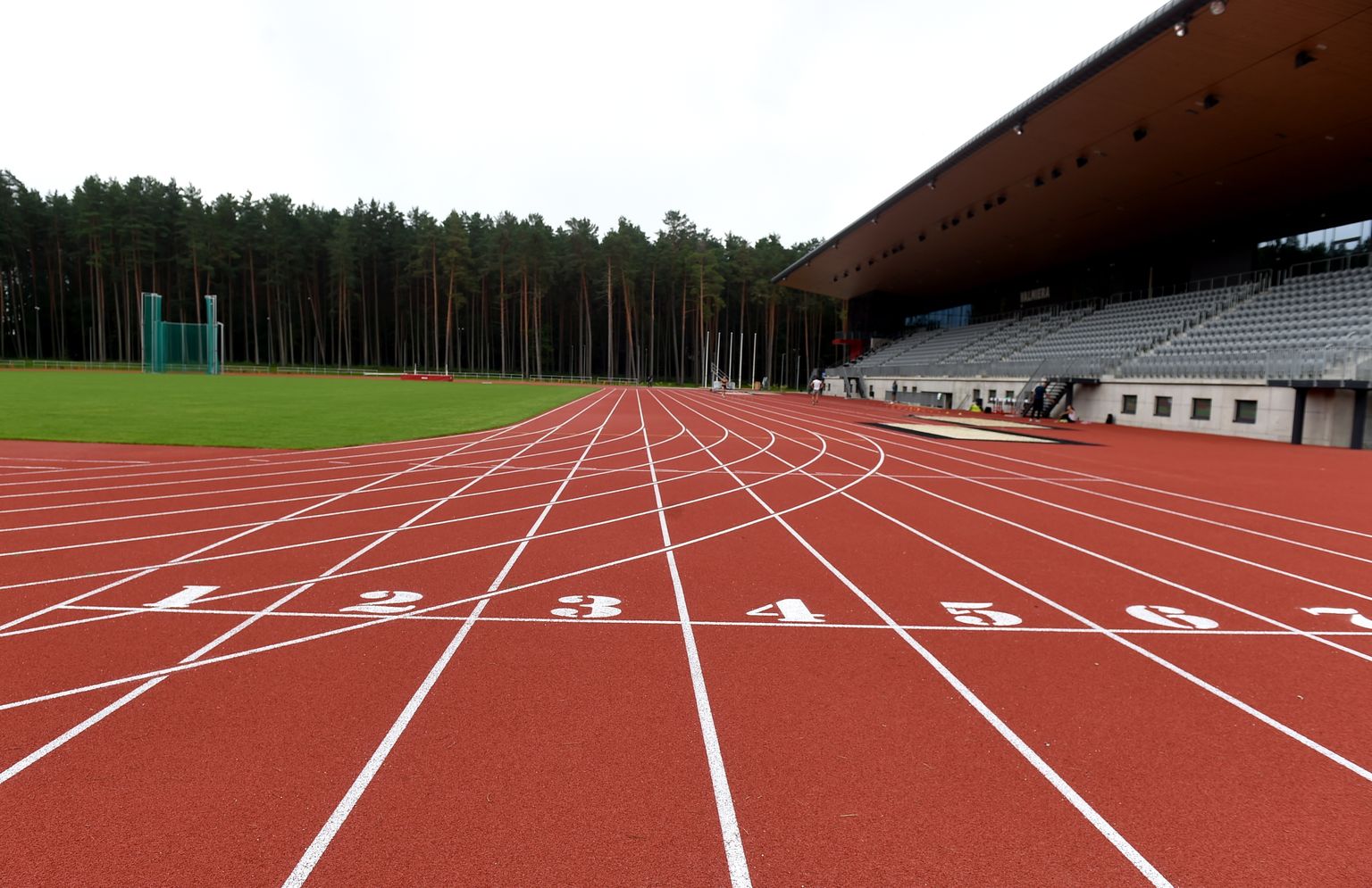 Vieglatlētikas skrejceļš stadionā (ilustratīvs attēls)