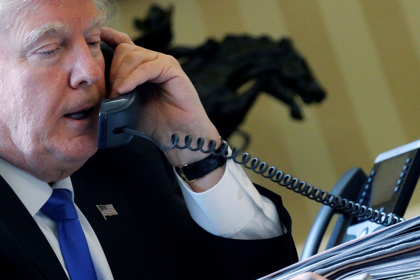USA president Donald Trump räägib telefonis Vladimir Putiniga