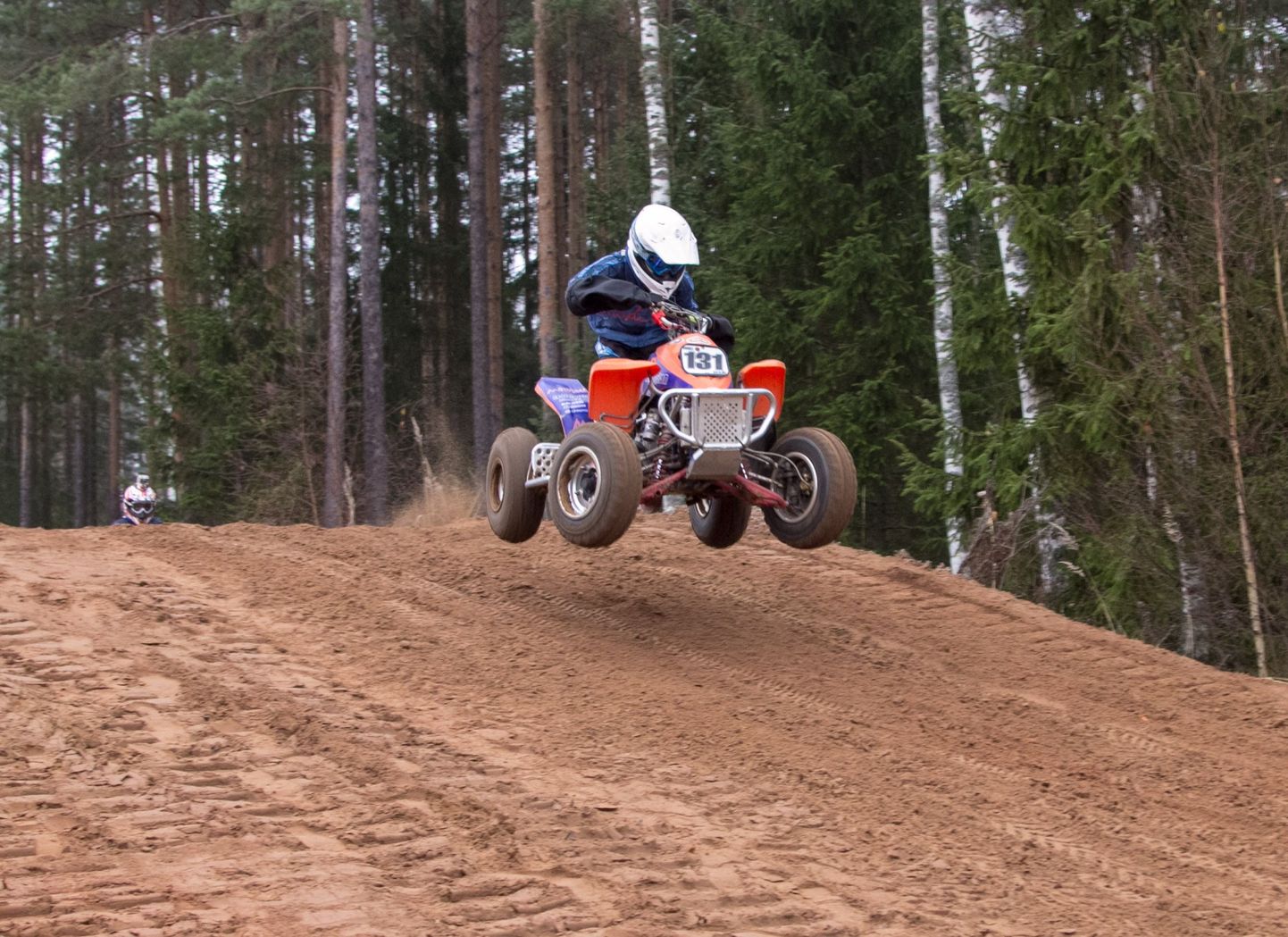 Rosma krossirajal saavutas klubi K&K noor motosportlane Mihkel Salujõe Q100 masinaklassis igati tubli neljanda koha.