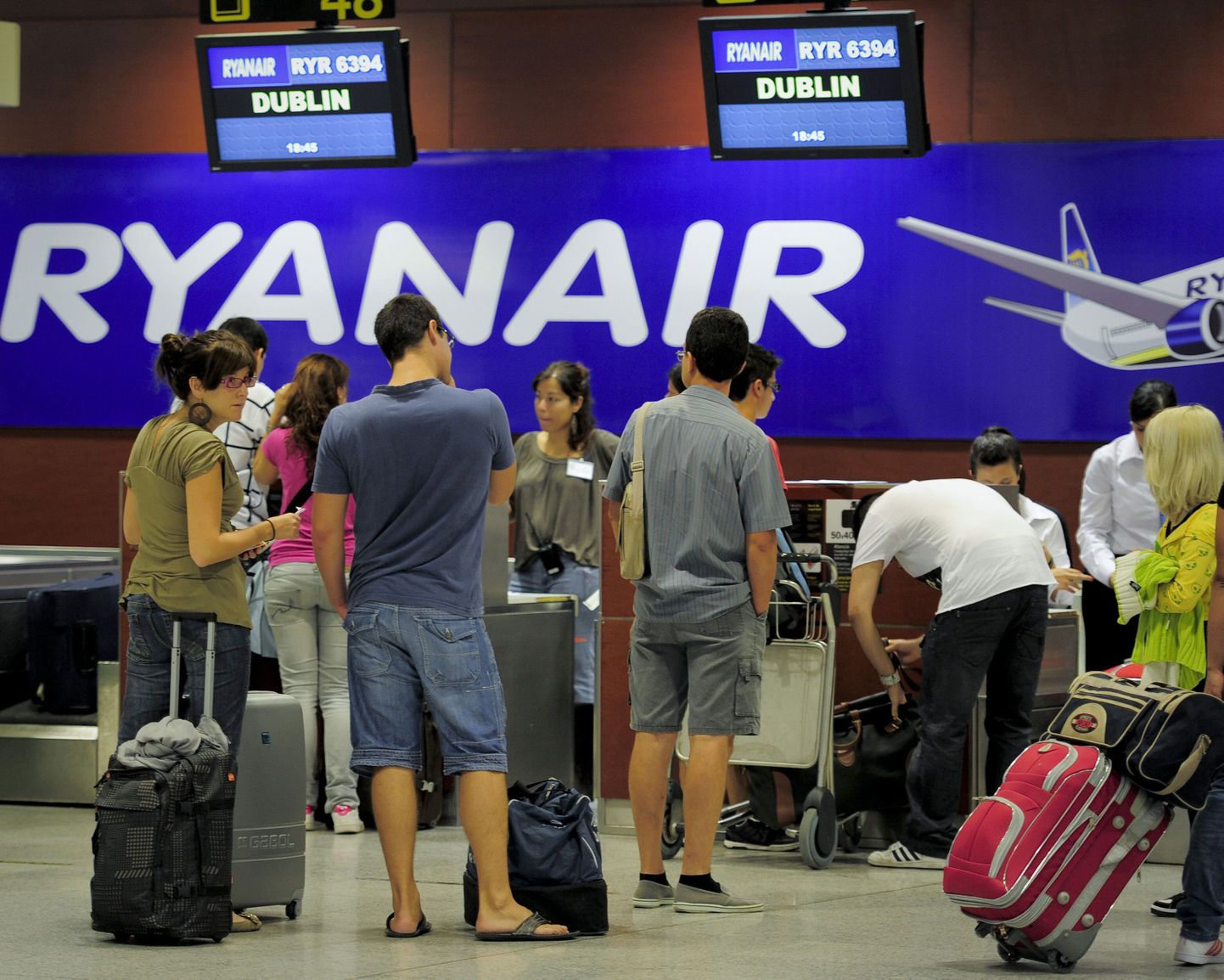 Ryanair vaidleb kohtuga pardakaardi unustamise trahvi pärast.