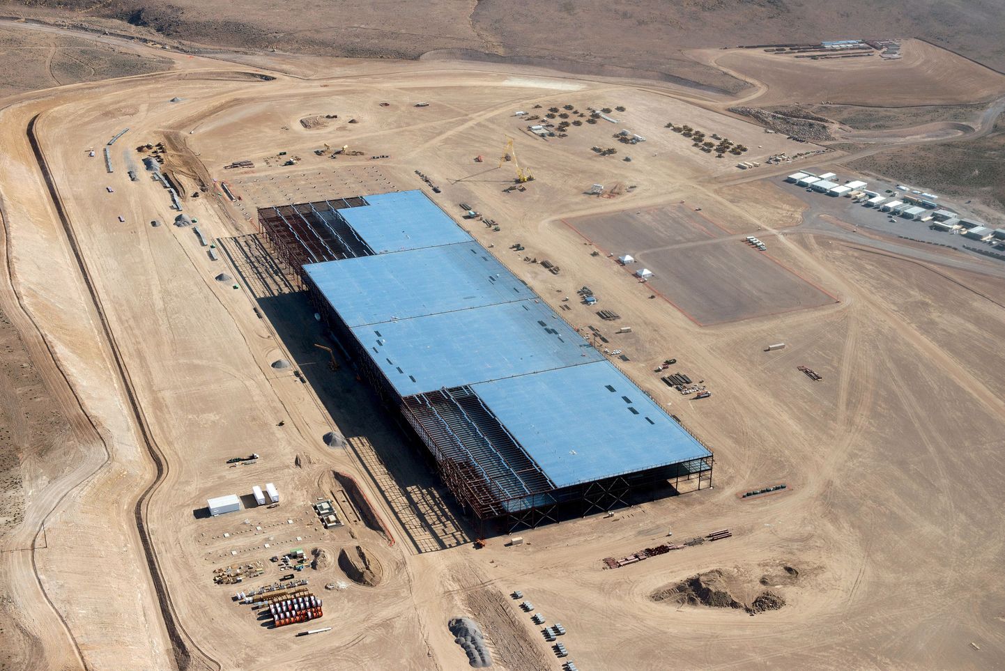 Ameerika Ühendriikides Nevadas asuva supertehase sarnast rajatist plaanib Tesla ka Euroopasse.