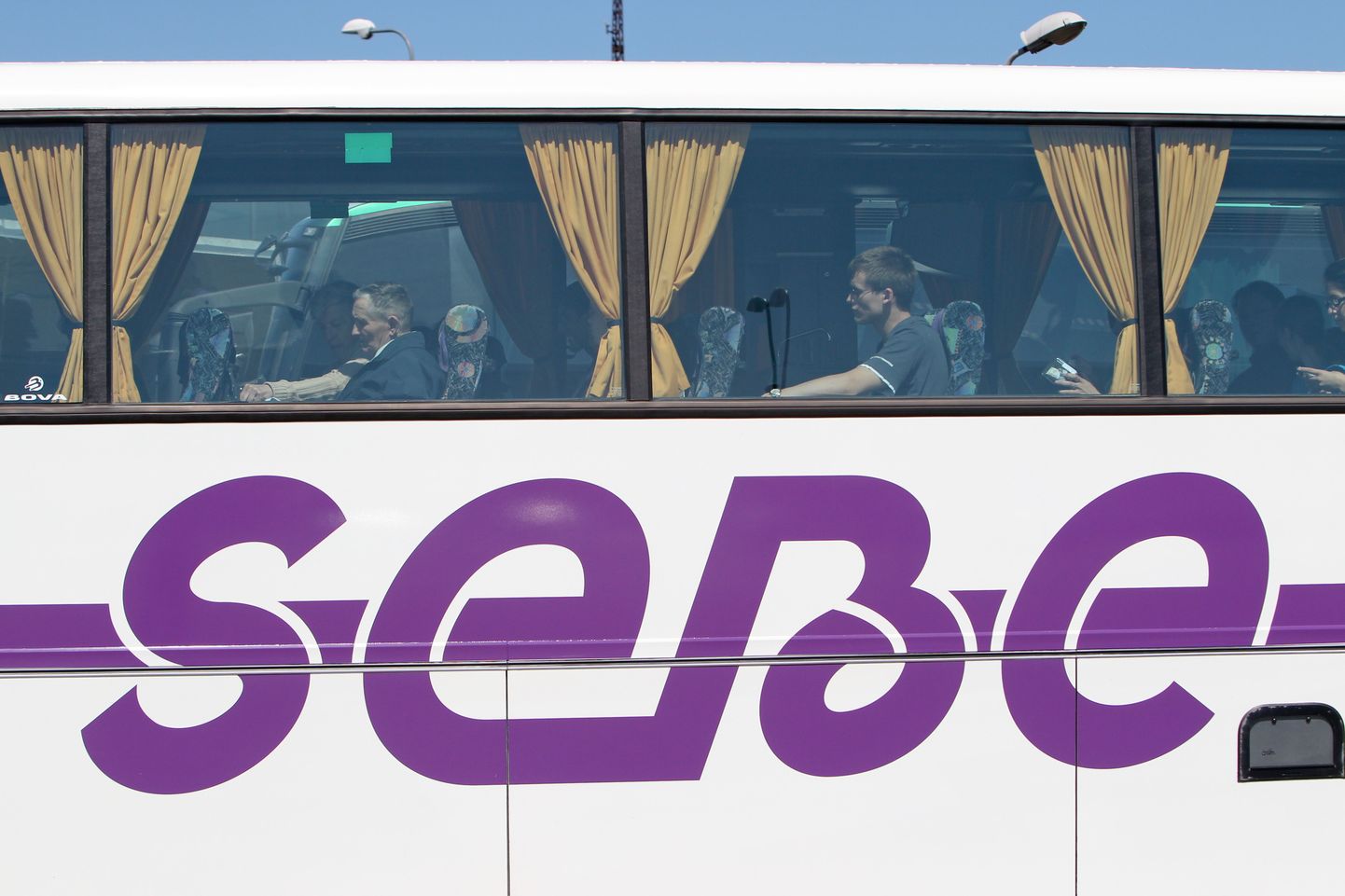 Автобус Sebe.