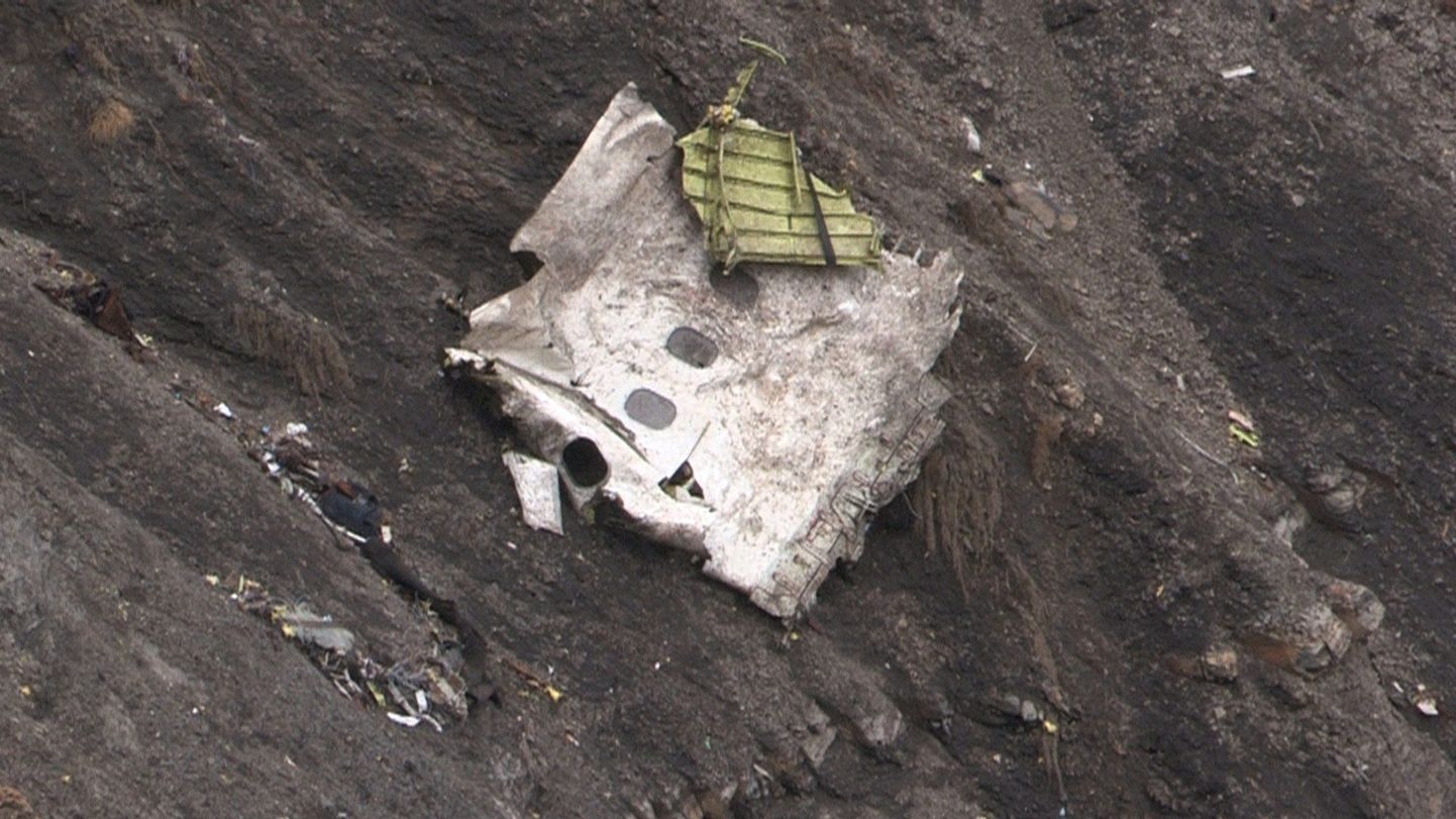 Самолет А320 потерпел крушение утром во вторник на юге Франции в департаменте Альпы Верхнего Прованса.