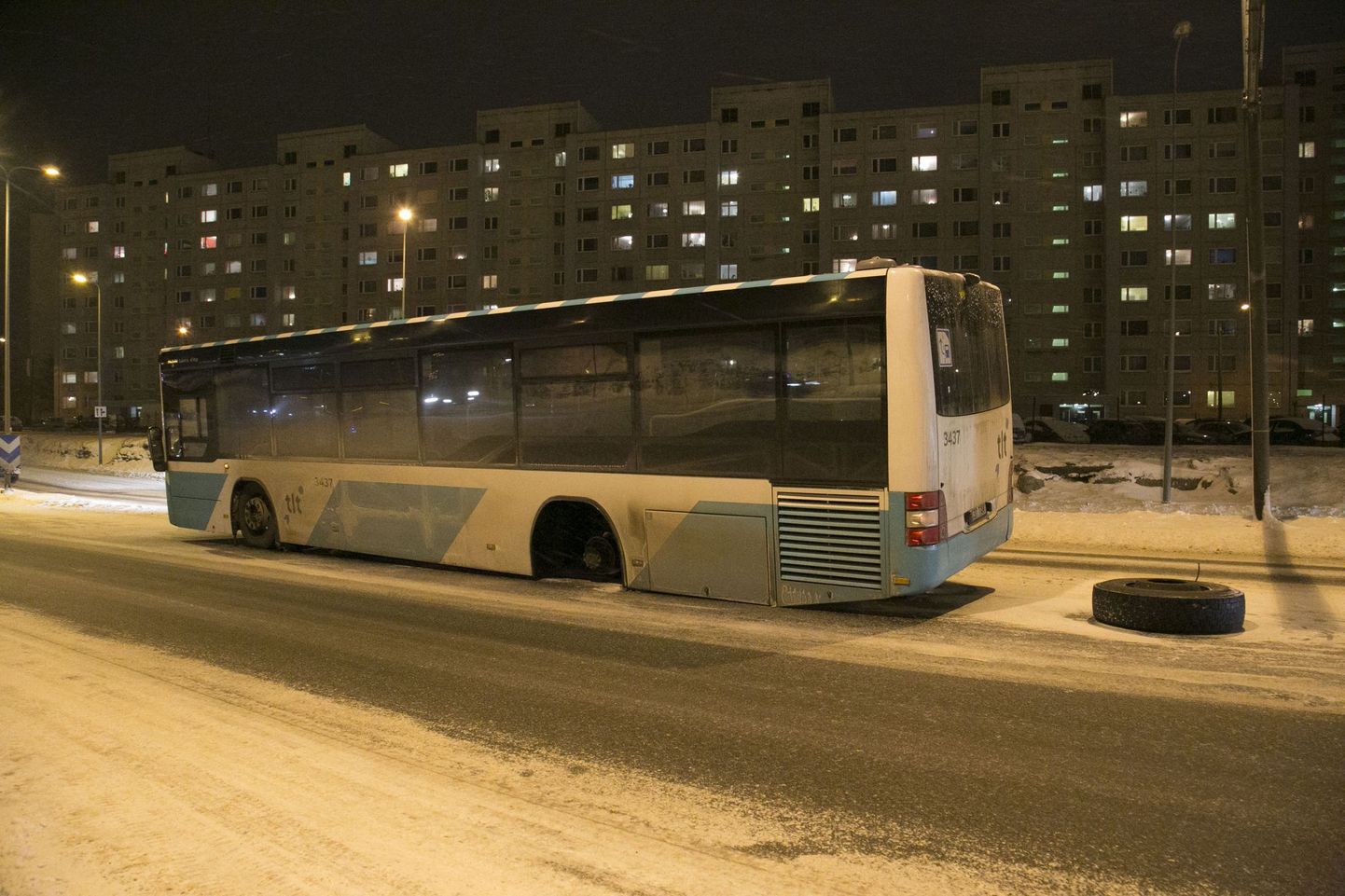 Автобус пятого января в Ласнамяэ.