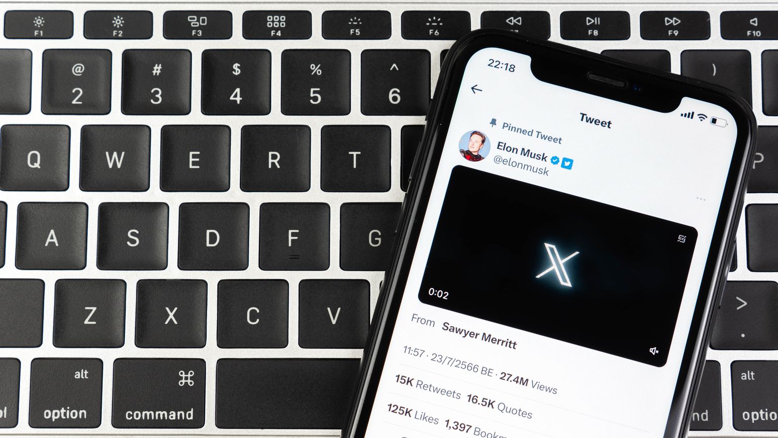 Platforma "X" ("Twitter").