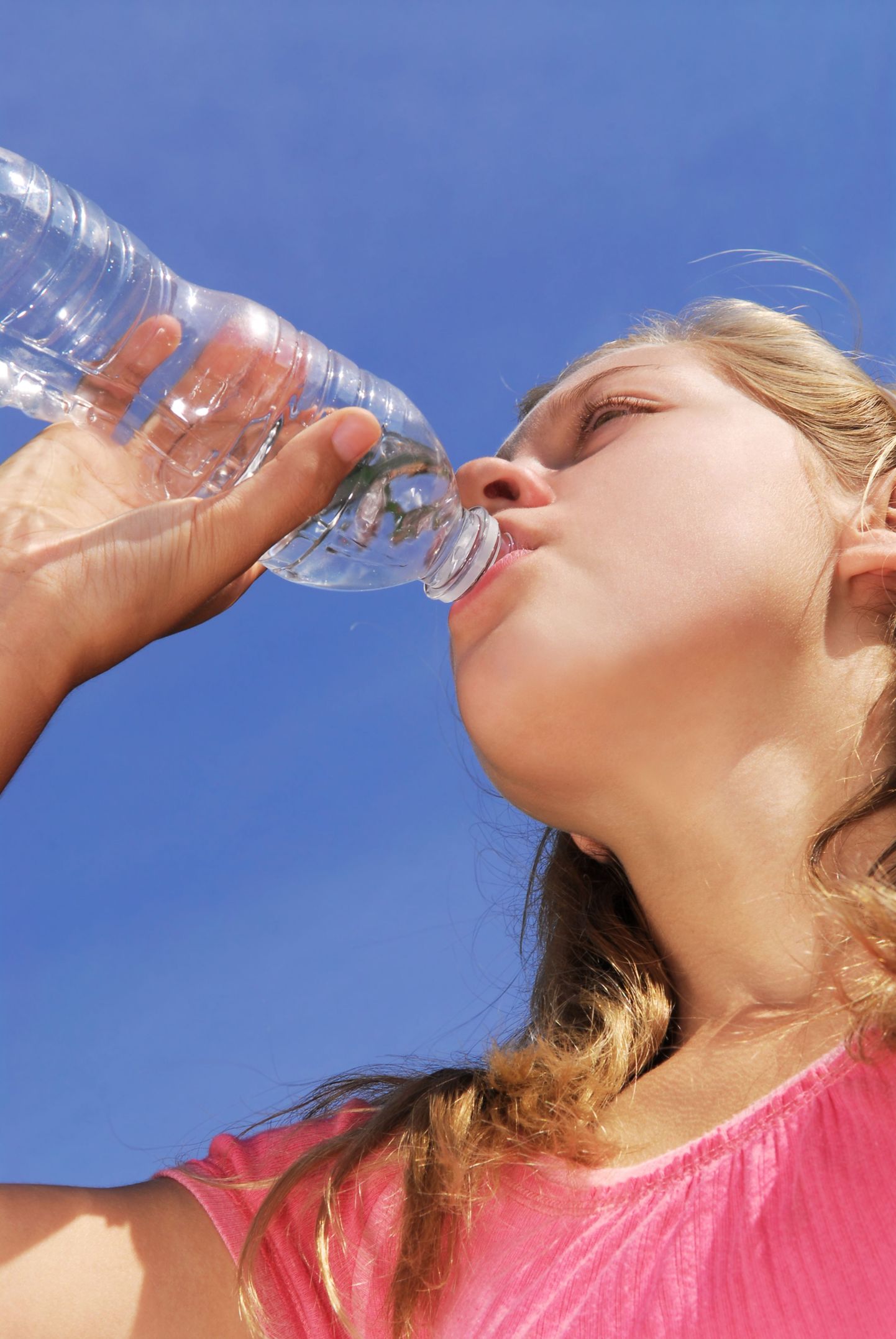 Terviseamet soovitab kuumade ilmadega ohtralt gaseerimata mineraalvett juua.