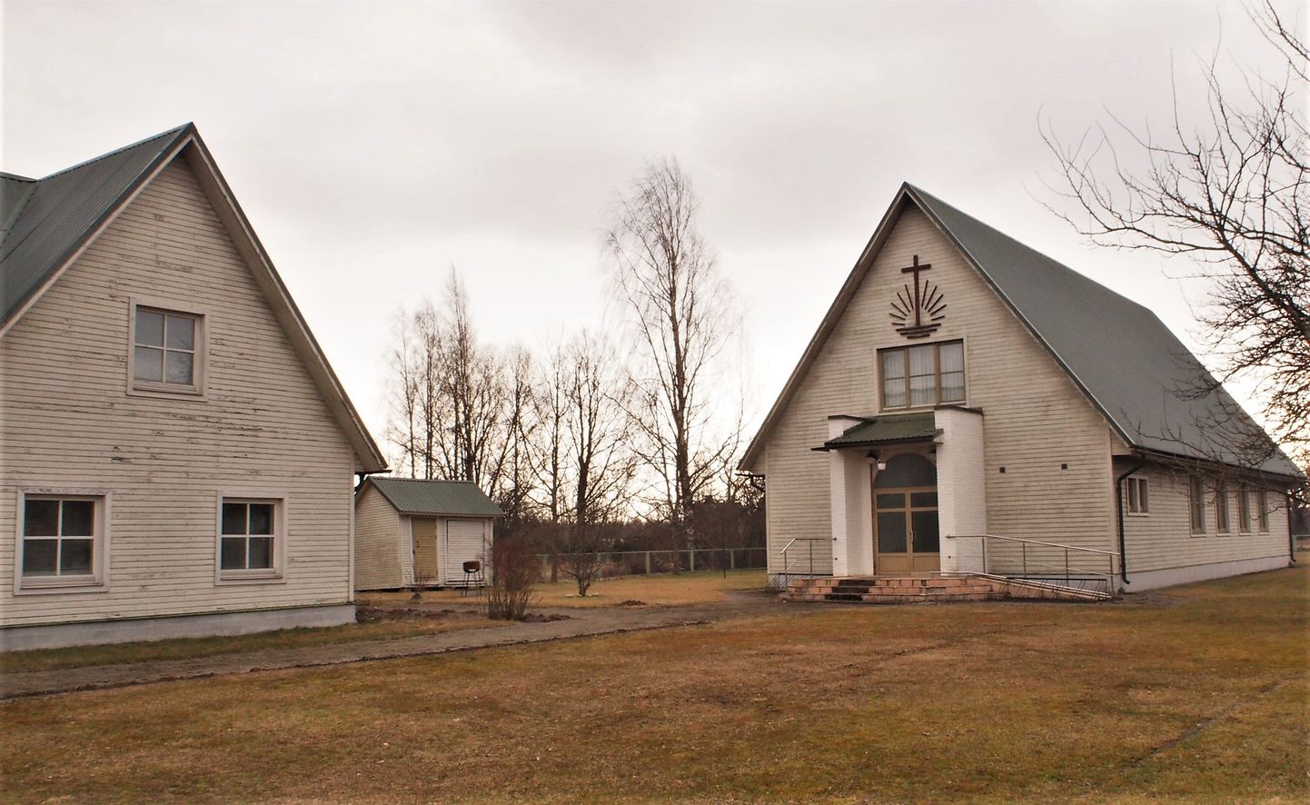 Mõisakülas on müügis kaks aastakümmet tagasi kirikuks ehitatud hoone ja koguduse külalistemaja.