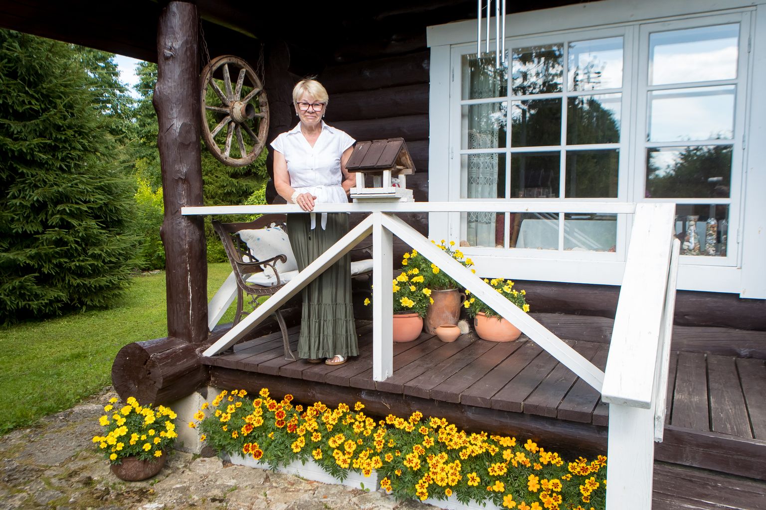 Ruth Aus oma kodus.