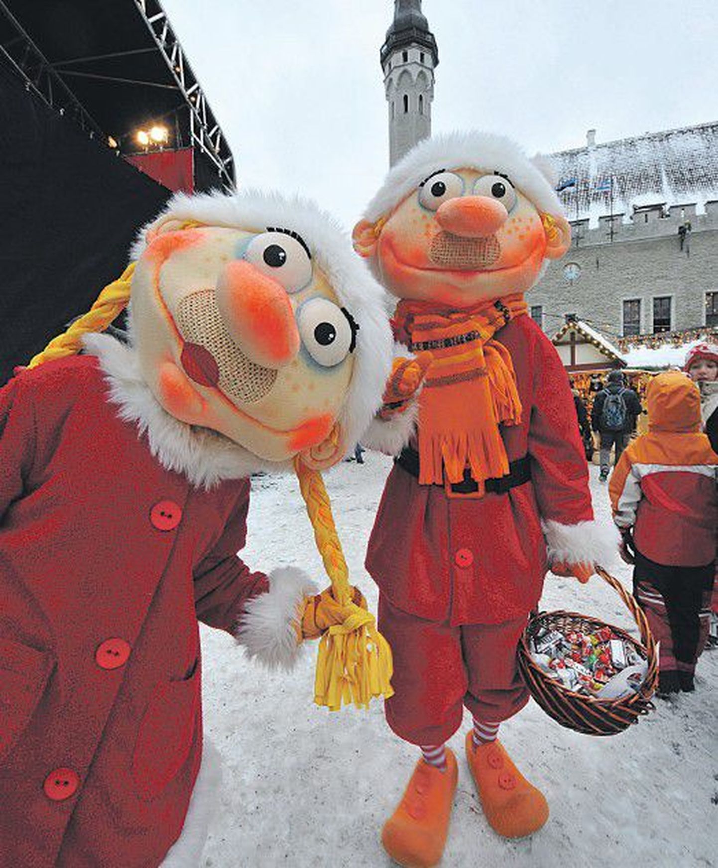 В прошлом году рождественская ярмарка, которая работала на Ратушной площади столицы, пользовалась у иностранных туристов большой популярностью.