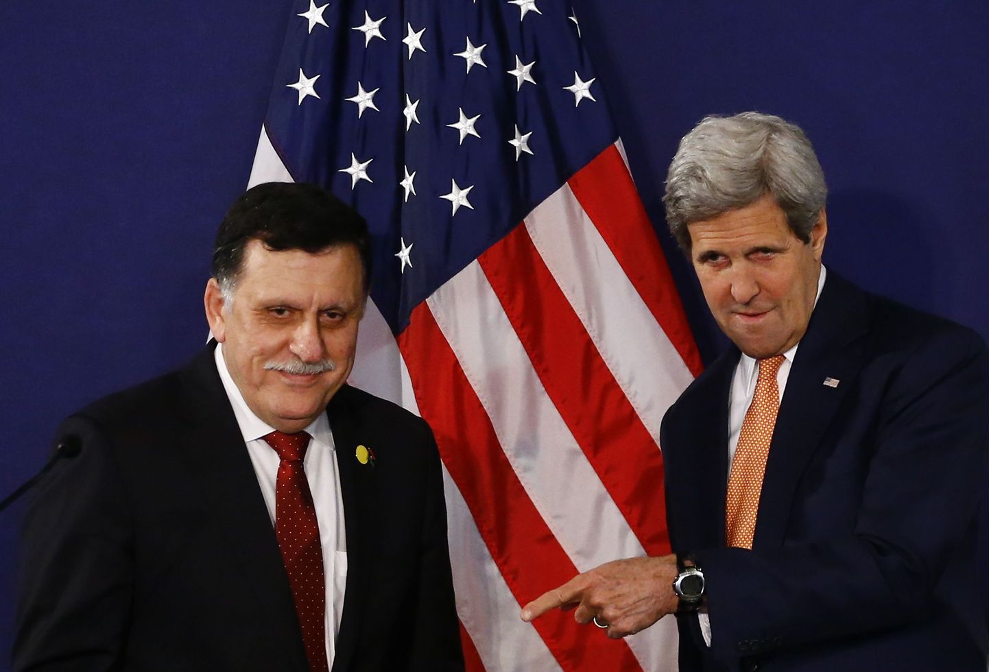 Liibüa peaminister Fayez al-Sarraj USA välisministri John Kerryga.