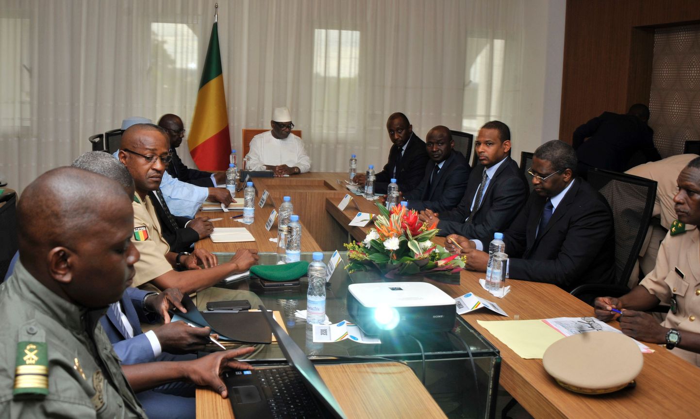 Mali president Ibrahim Boubacar Keita 
kutsus pärast terrorirünnakut kokku erakorralise julgeolekukohtumise peaministri, kaitseministri ja armee ülemjuhatusega.
