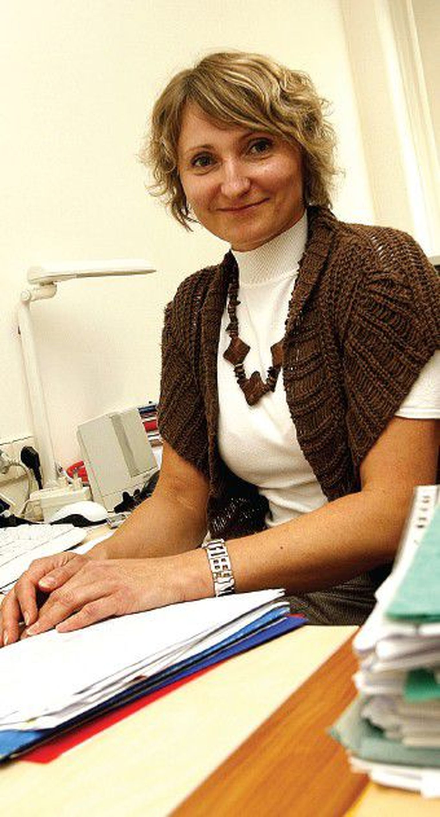 Perearst Anneli Rätsep teab, et patsiendi elulugu kuulates võib arst saada ootamatut infot, mille targal kasutamisel haige toimetulek haigusega võib igati paraneda.