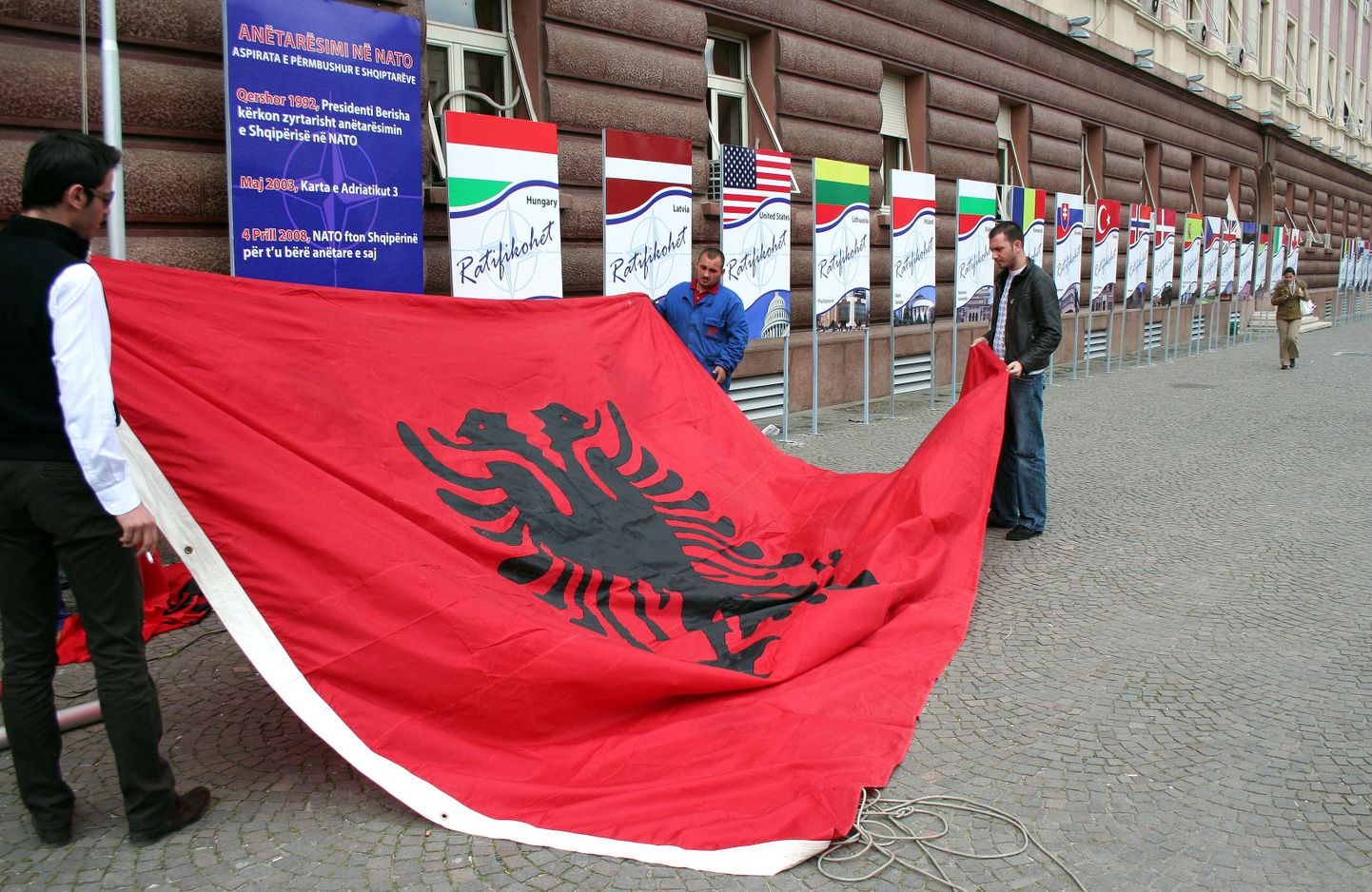 Albaaniast ja Horvaatiast said NATO liikmed.
