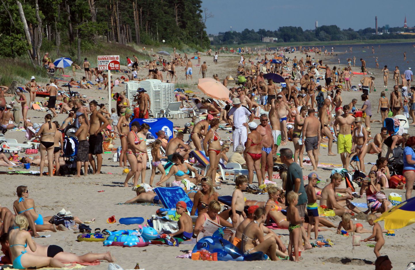 Пляж в Валгеранна, Пярнуский уезд. 3 июля 2010 года.