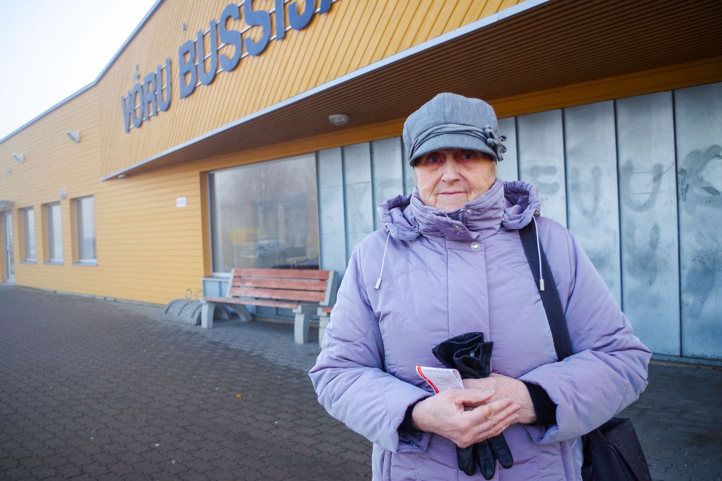 Võrulanna Hille Karu toetab poliitikute lubatud tasuta bussisõitu, millest tõuseks kasu kõigile Lõuna-Eesti inimestele.