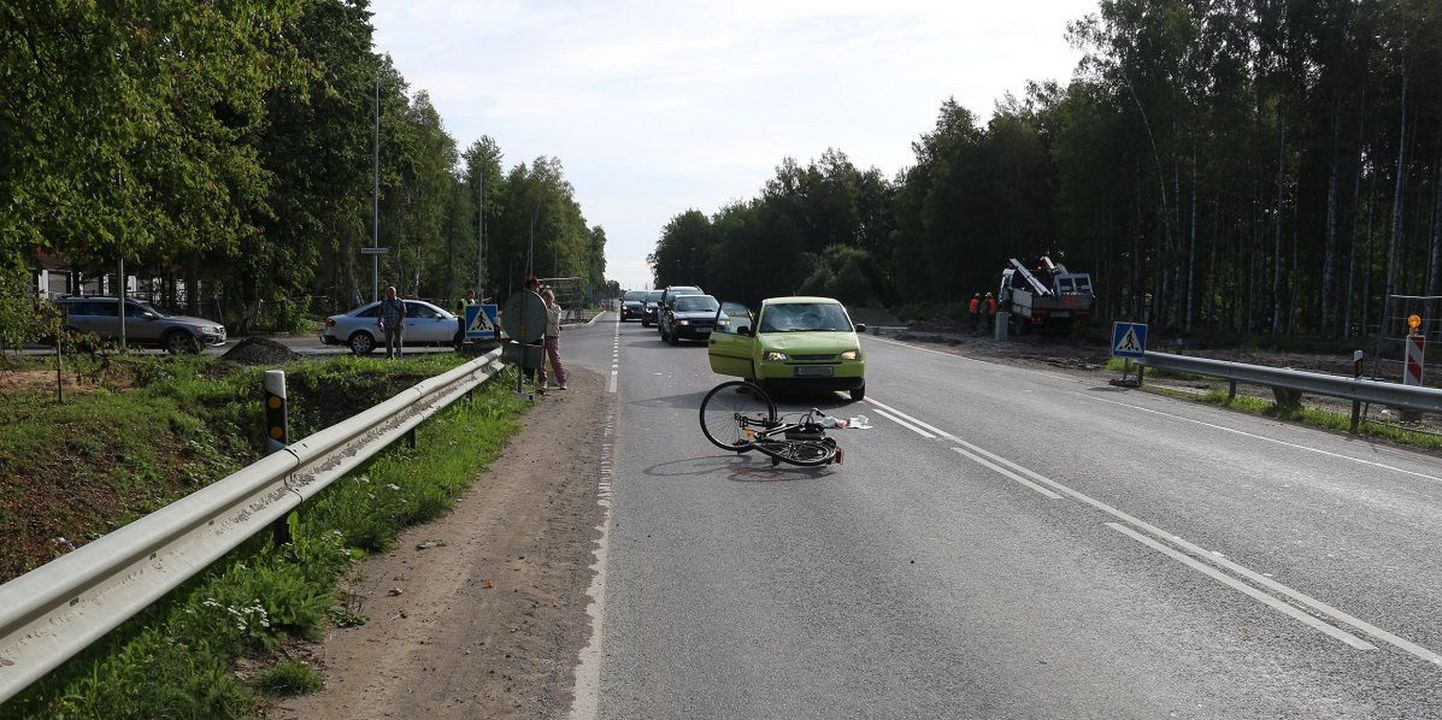 В Силламяэ в аварии погибла велосипедистка.