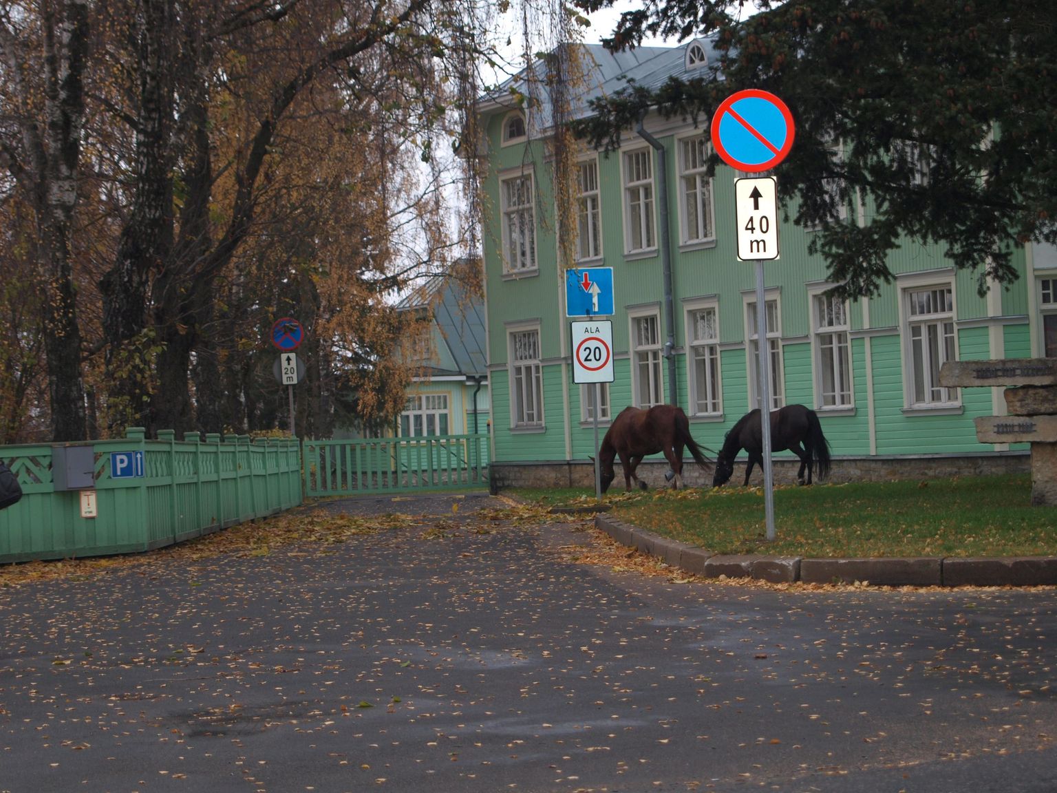 Lääne-Viru maavalitsus.