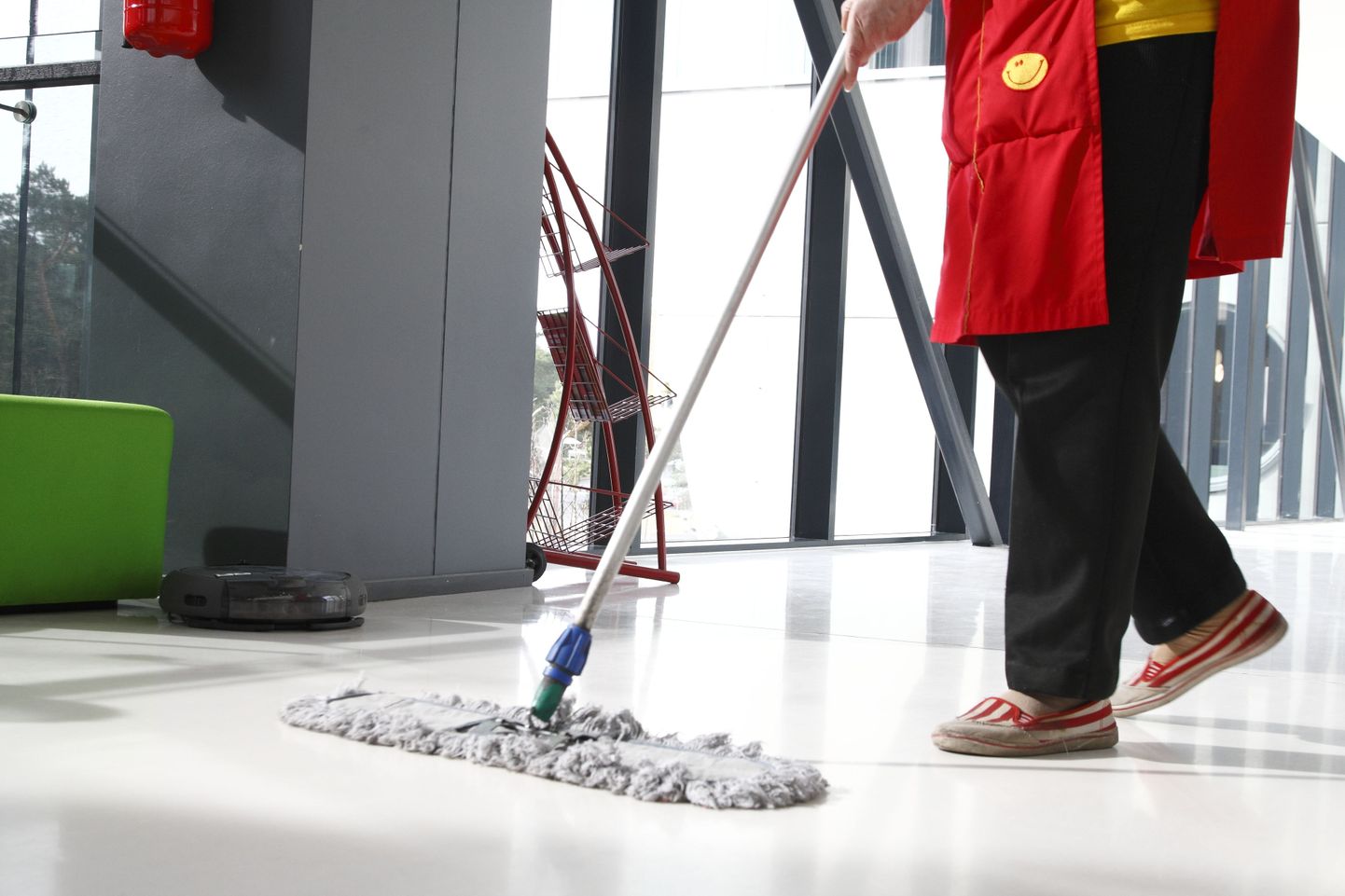 Tasub mõelda, kas on ikka vaja iga päev kontorit lasta koristada või oleks otstarbekam teha seda harvem.