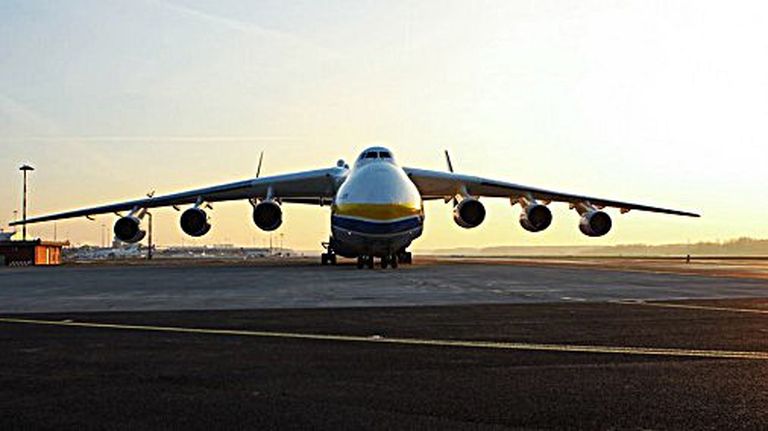 Pasaules lielākā lidmašīna An-225 Mryia 