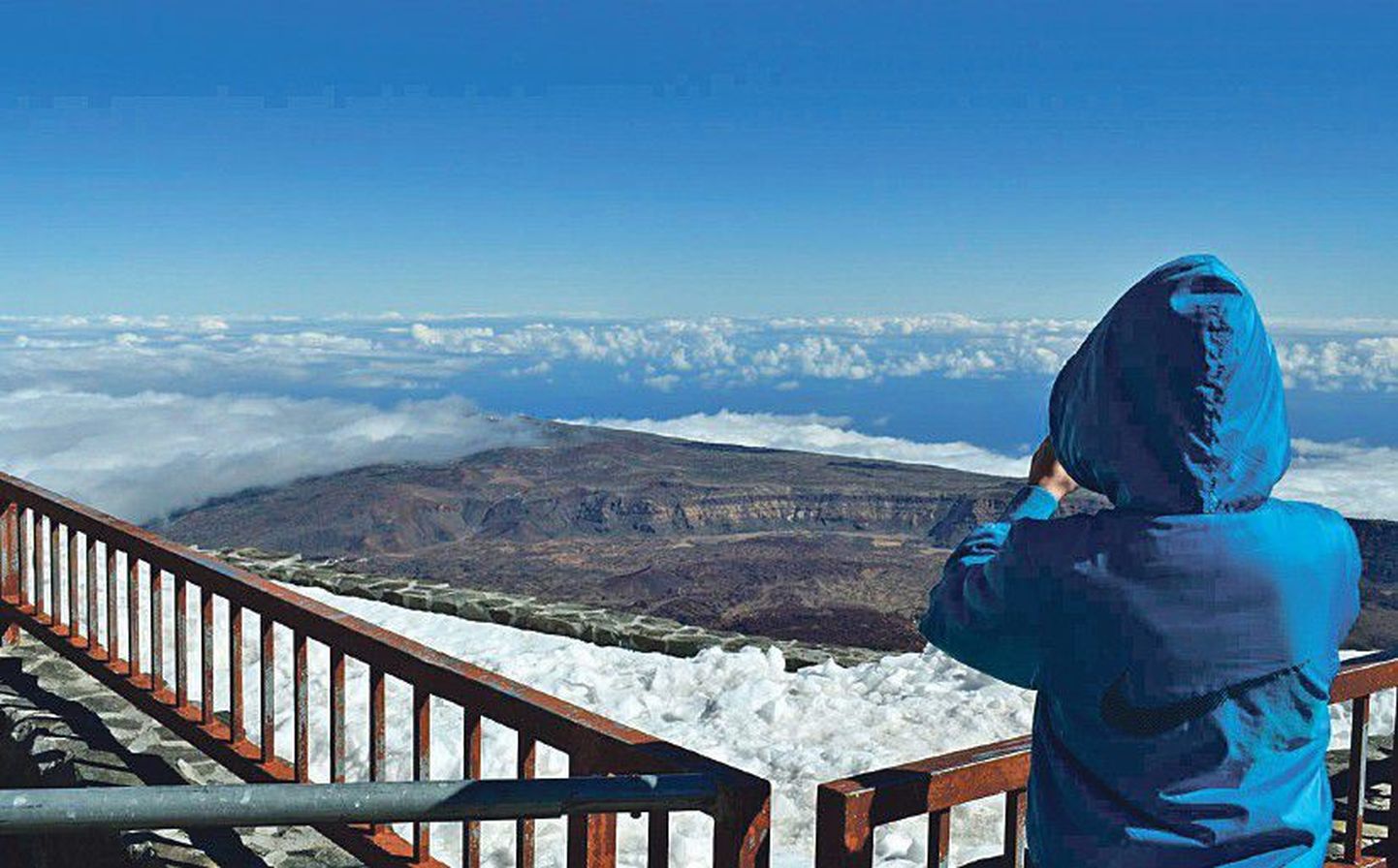 Вид с высоты 3555 метров, в 163 метрах от вершины вулкана Тейде.