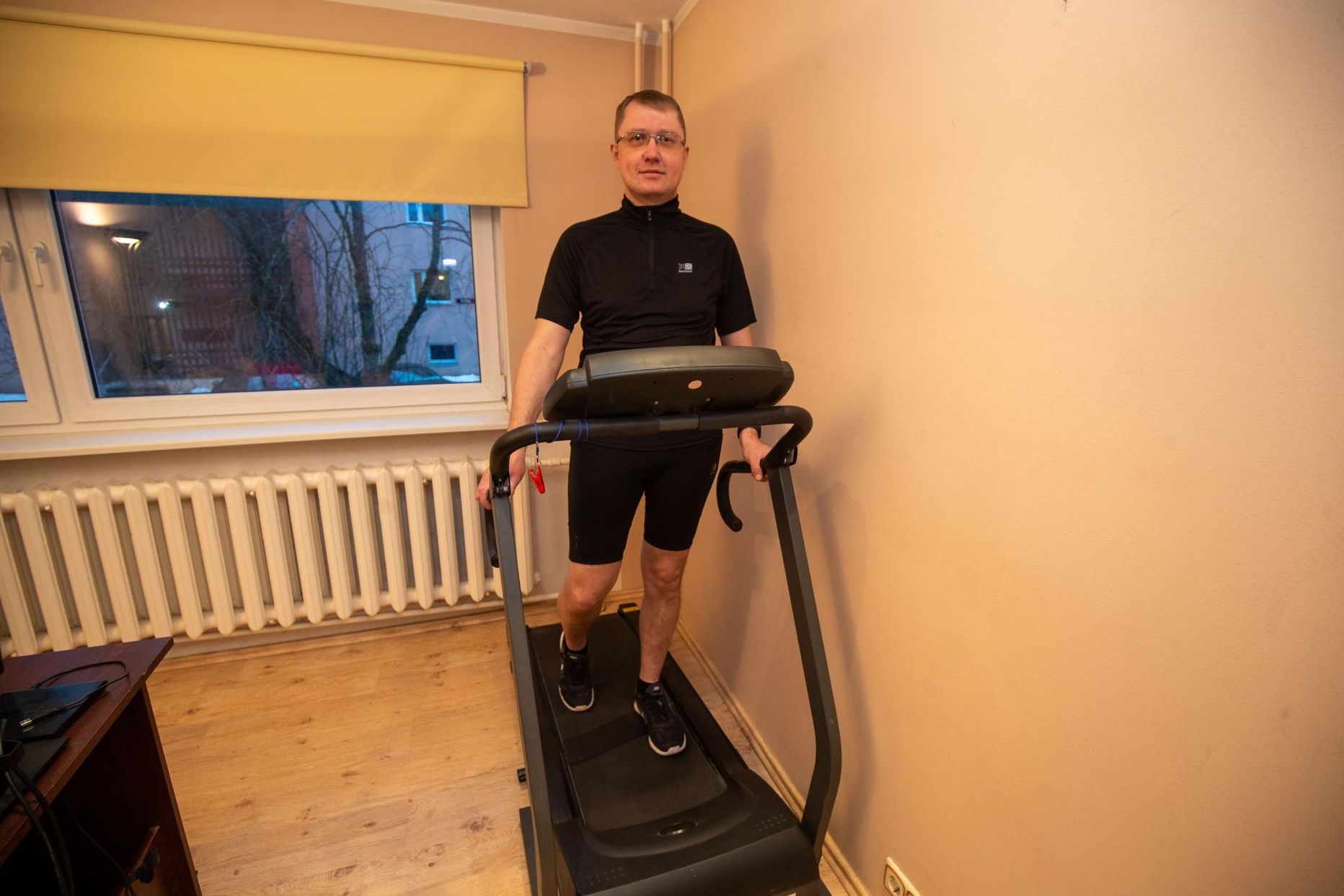 Ivo Saarniit ütles, et sai pärast siirdamist päriselu elama hakata. Varem ei olnud tal võhma sporti teha, nüüd liigutab ta end ka koduseinte vahel jooksulindil.