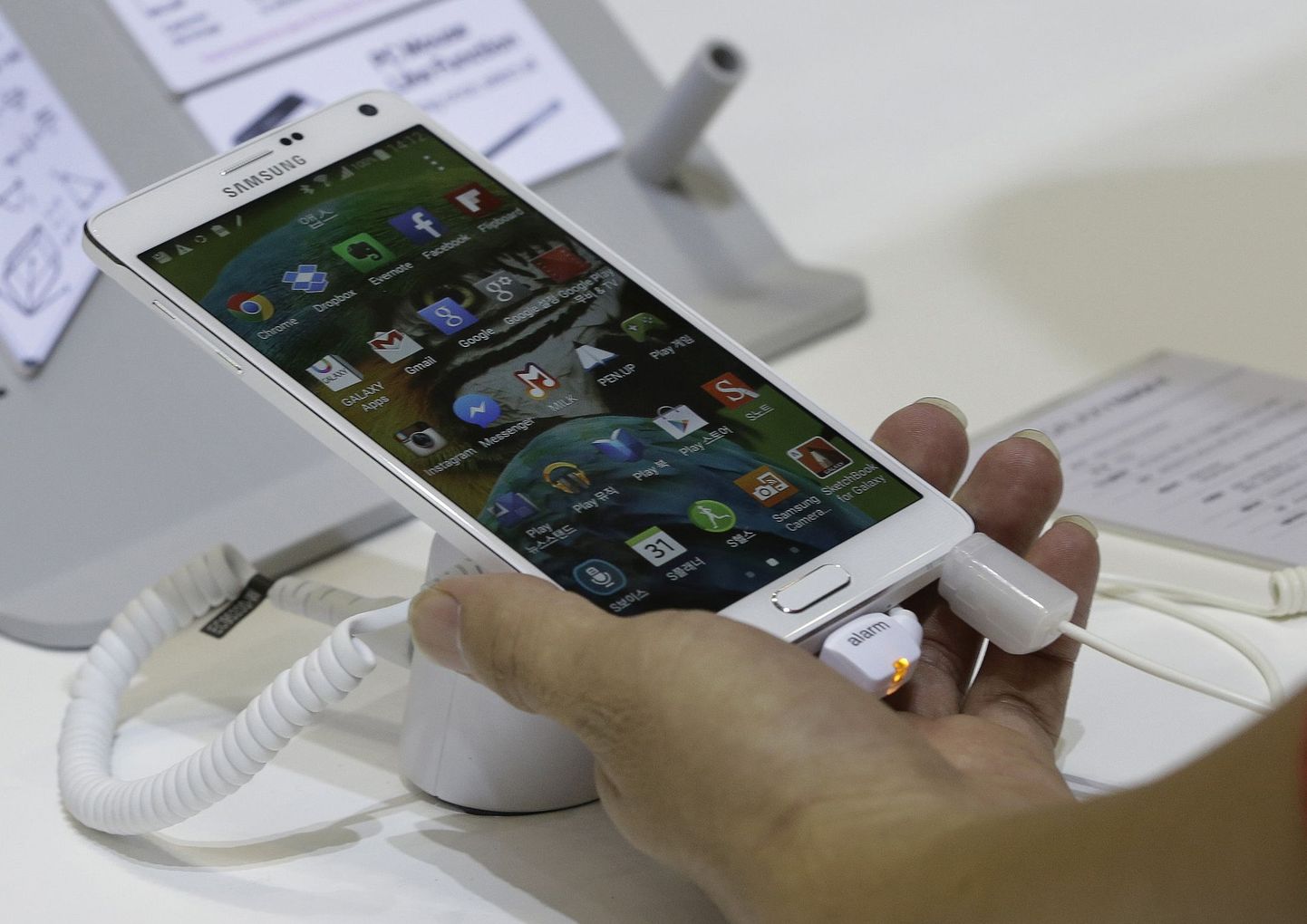 Samsung Electronics Co nutitelefon Galaxy Note 4 Korea elektroonikamessil  Goyangis (Lõuna-Korea).