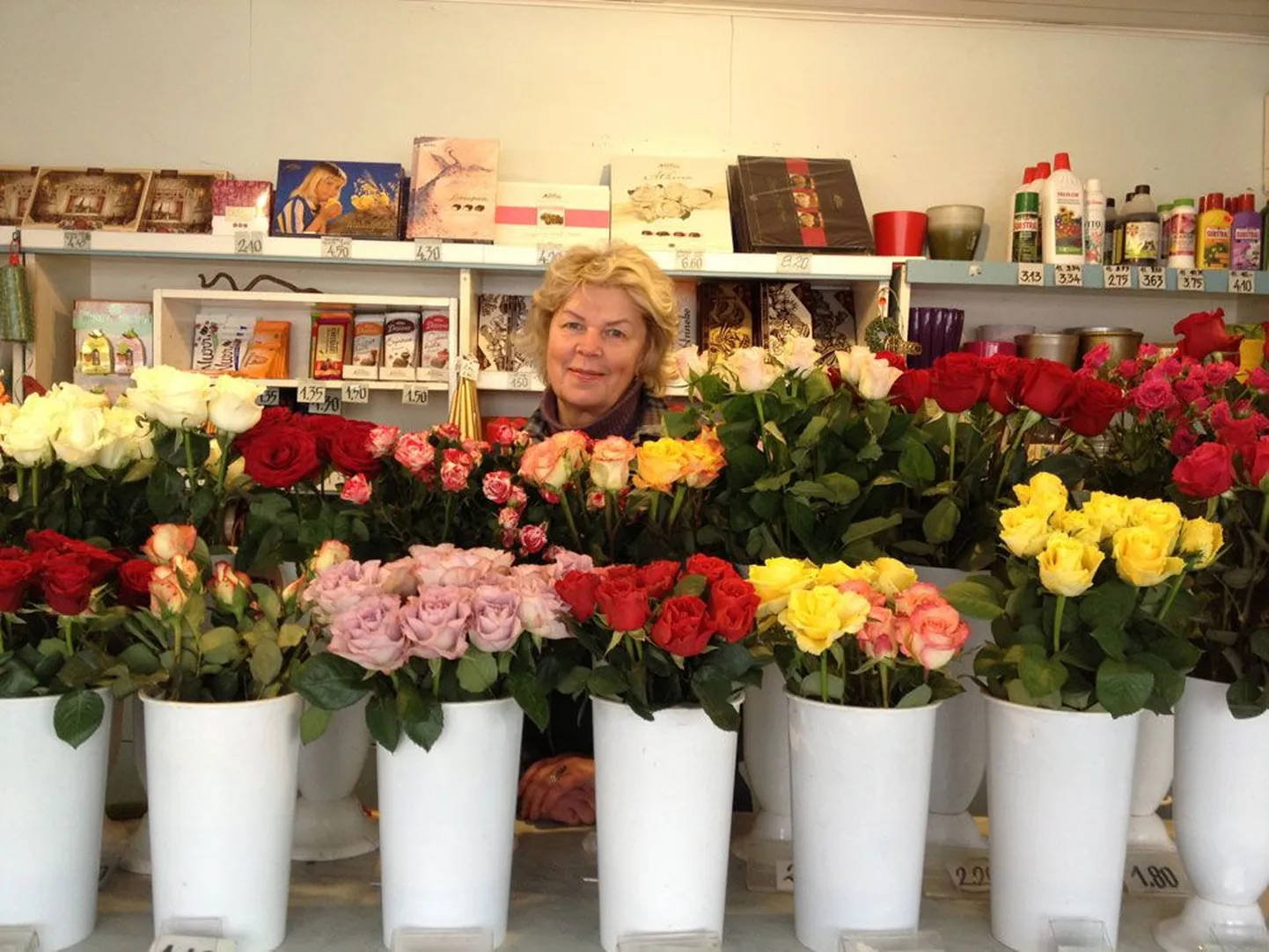 Lillemüüja Reet Jaansoo arvab, et naistepäeval tema poodi suurt rahvamassi ei kogune, sest on laupäev ja lilli haaratakse pigem toidupoest.